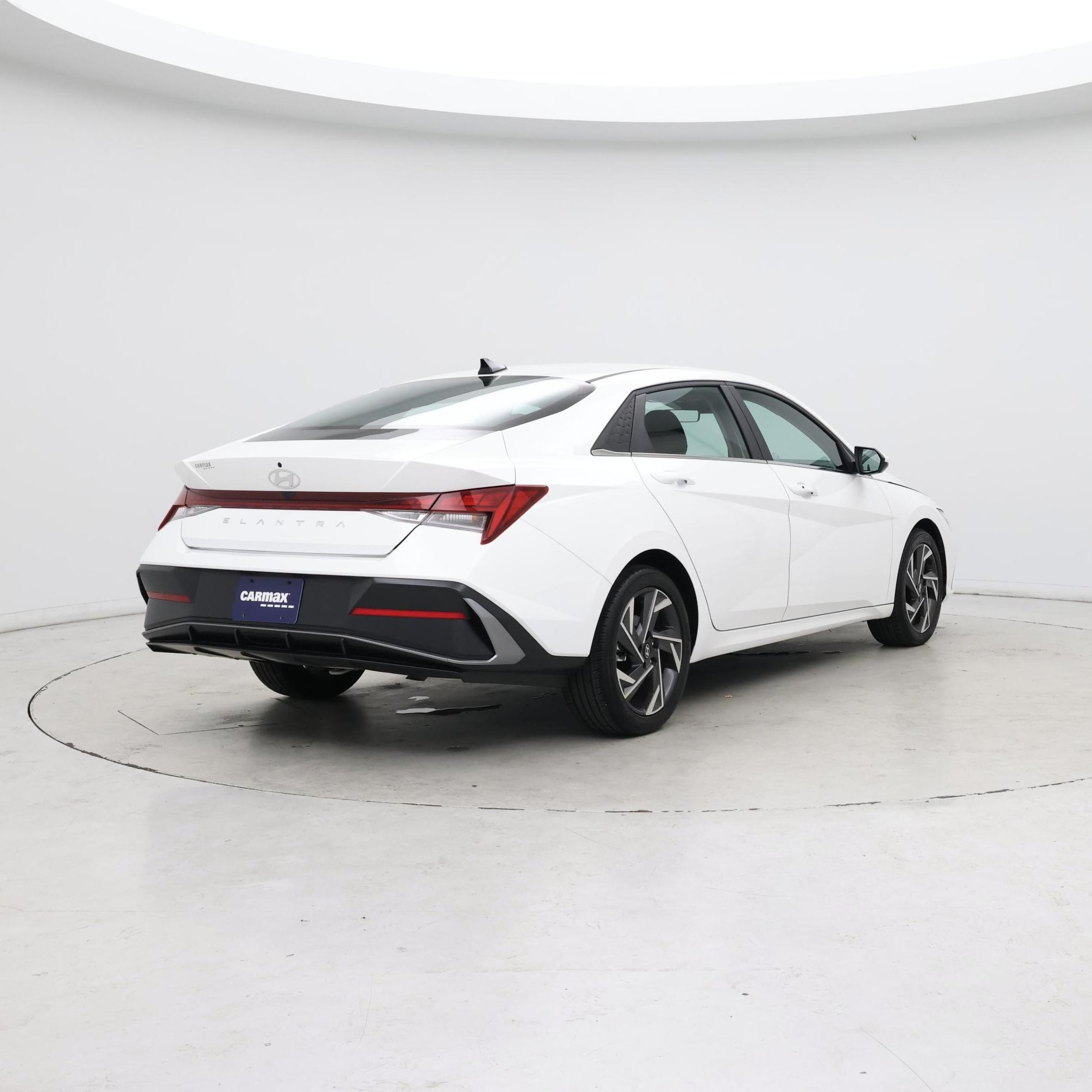 Thumbnail: 2024 Hyundai Elantra - 8