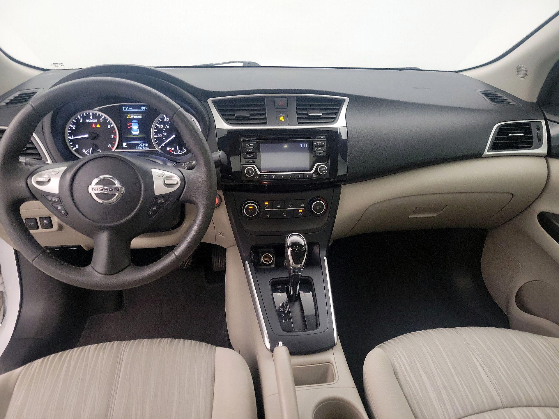 Thumbnail: 2017 Nissan Sentra - 9