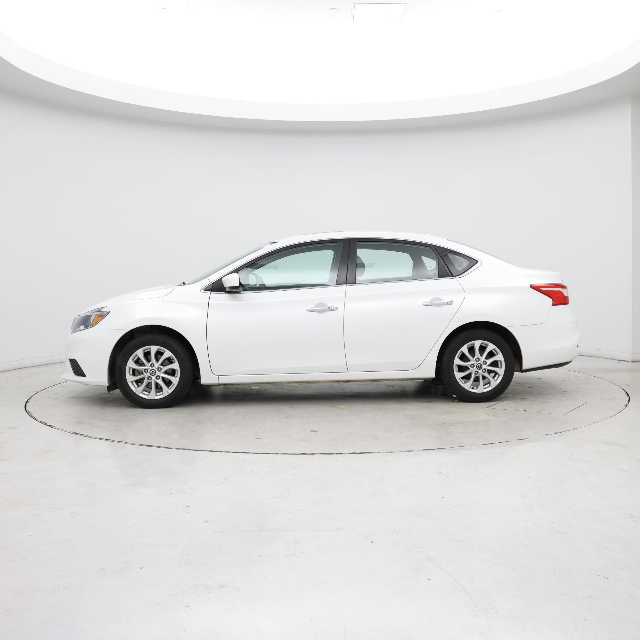 Thumbnail: 2017 Nissan Sentra - 3
