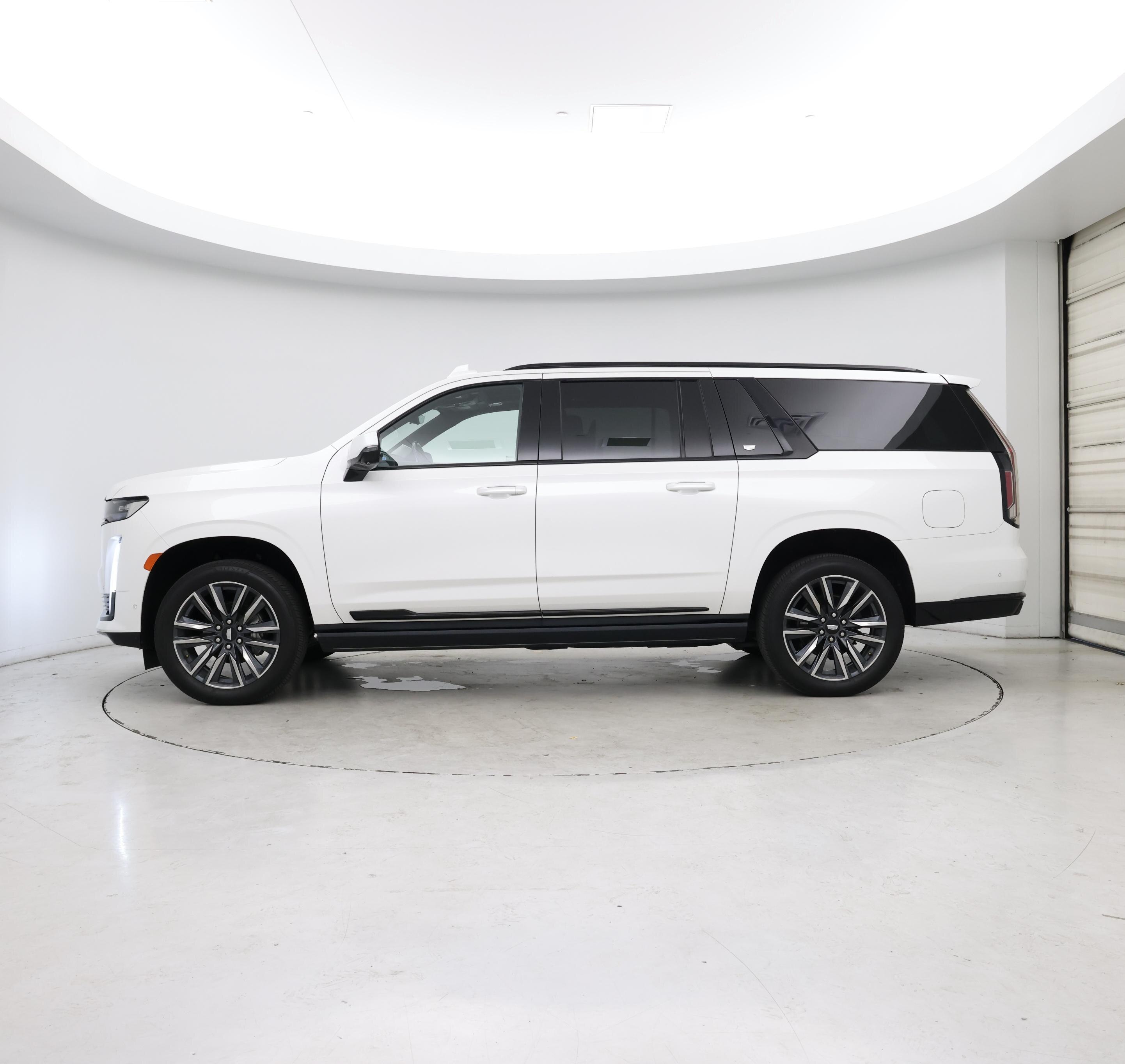 Thumbnail: 2021 Cadillac Escalade - 3