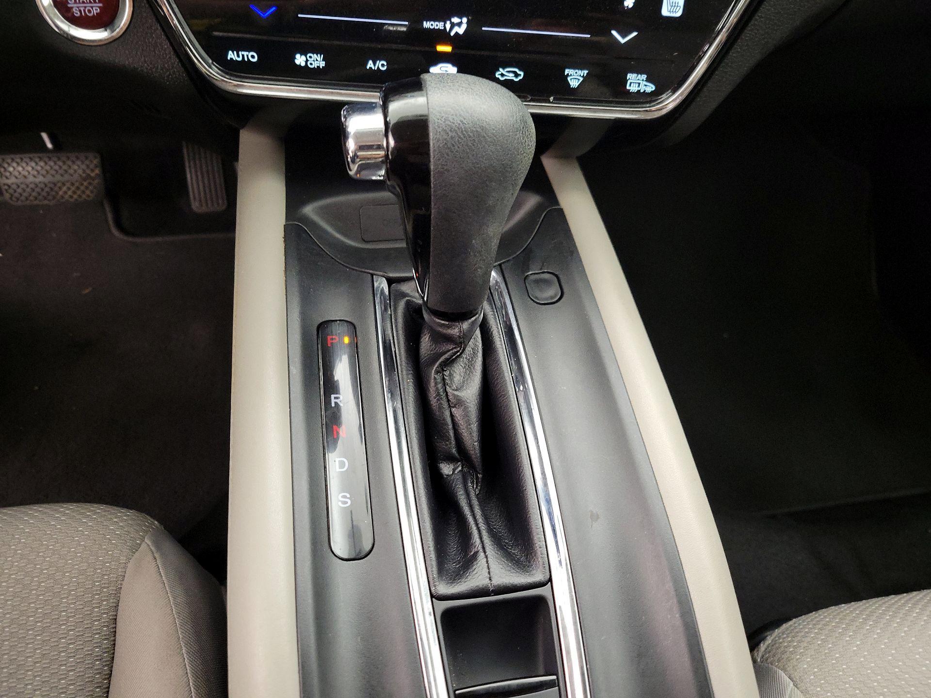 Thumbnail: 2016 Honda HR-V - 17