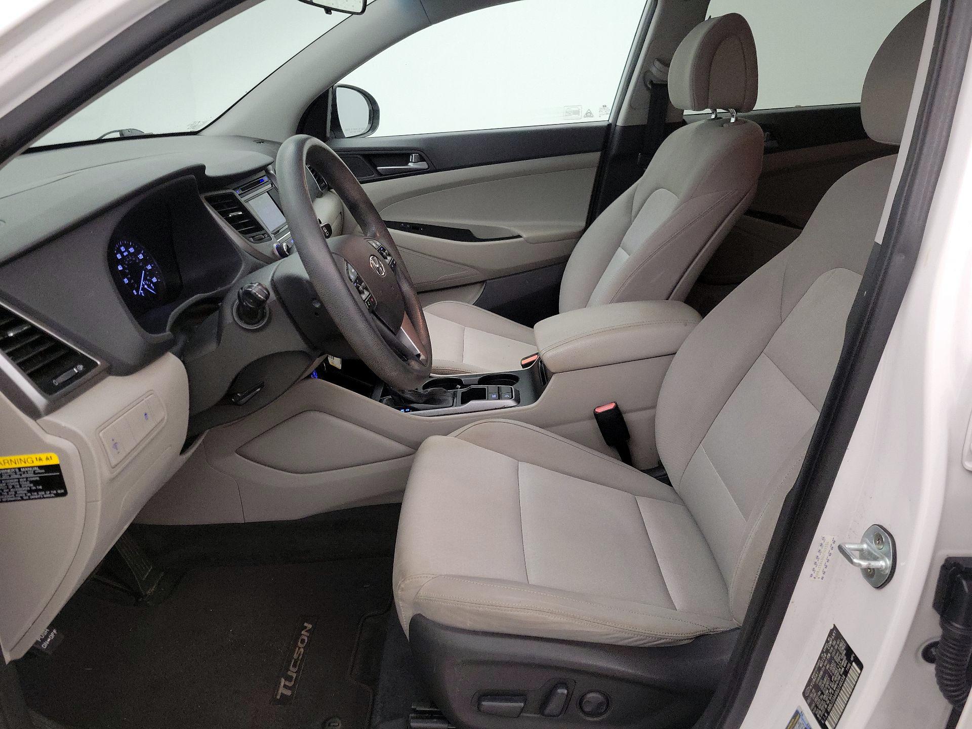 Thumbnail: 2016 Hyundai Tucson - 11