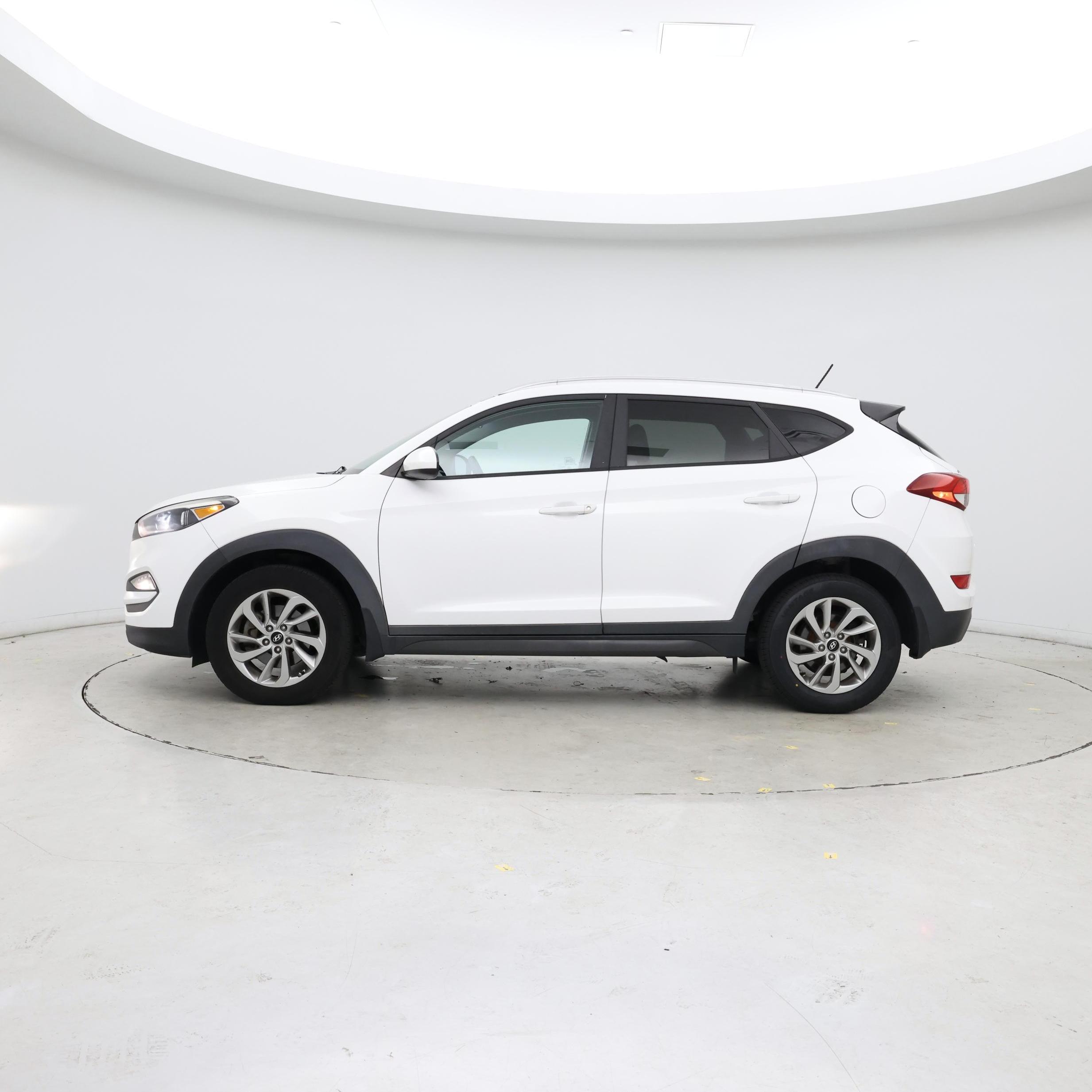 Thumbnail: 2016 Hyundai Tucson - 3