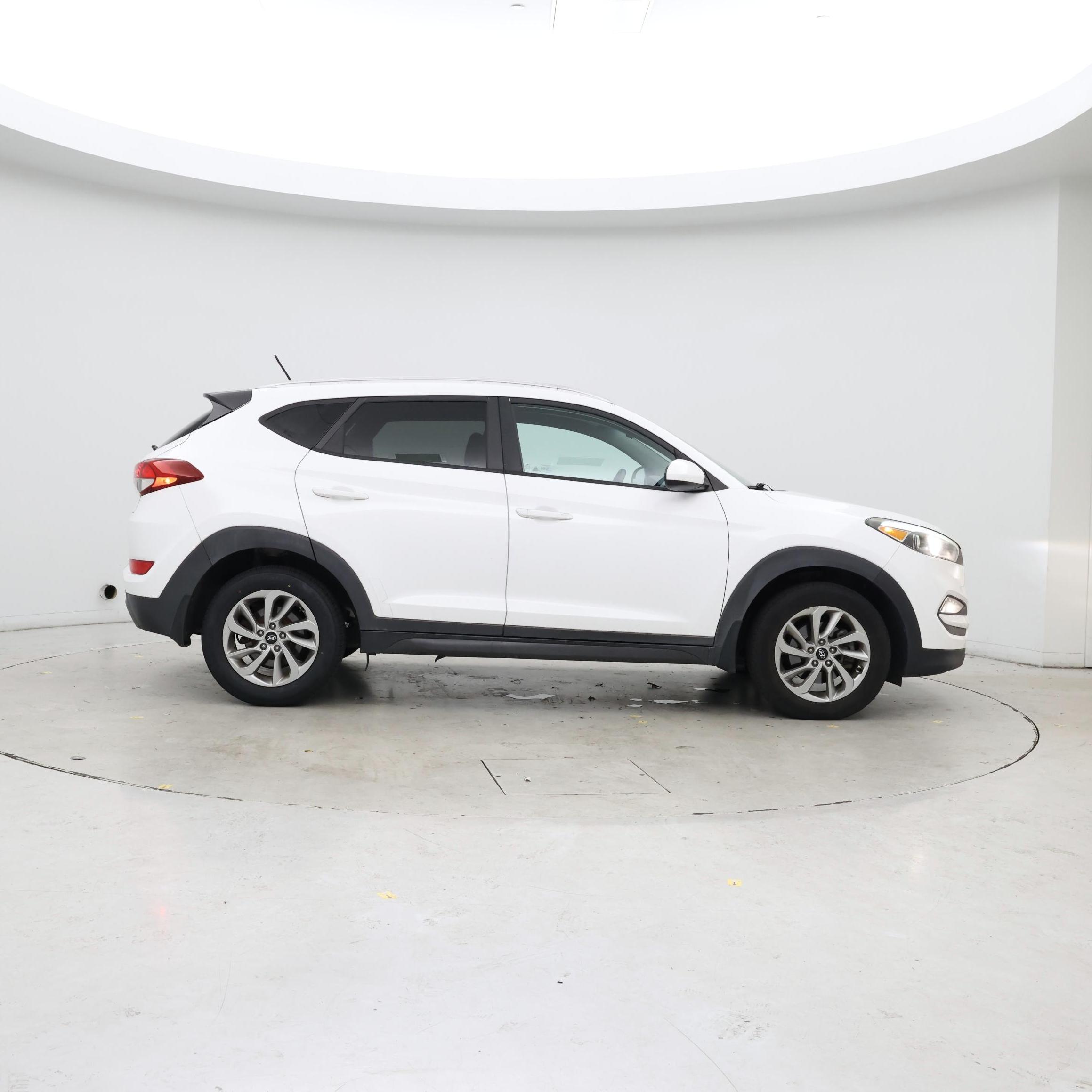 Thumbnail: 2016 Hyundai Tucson - 7