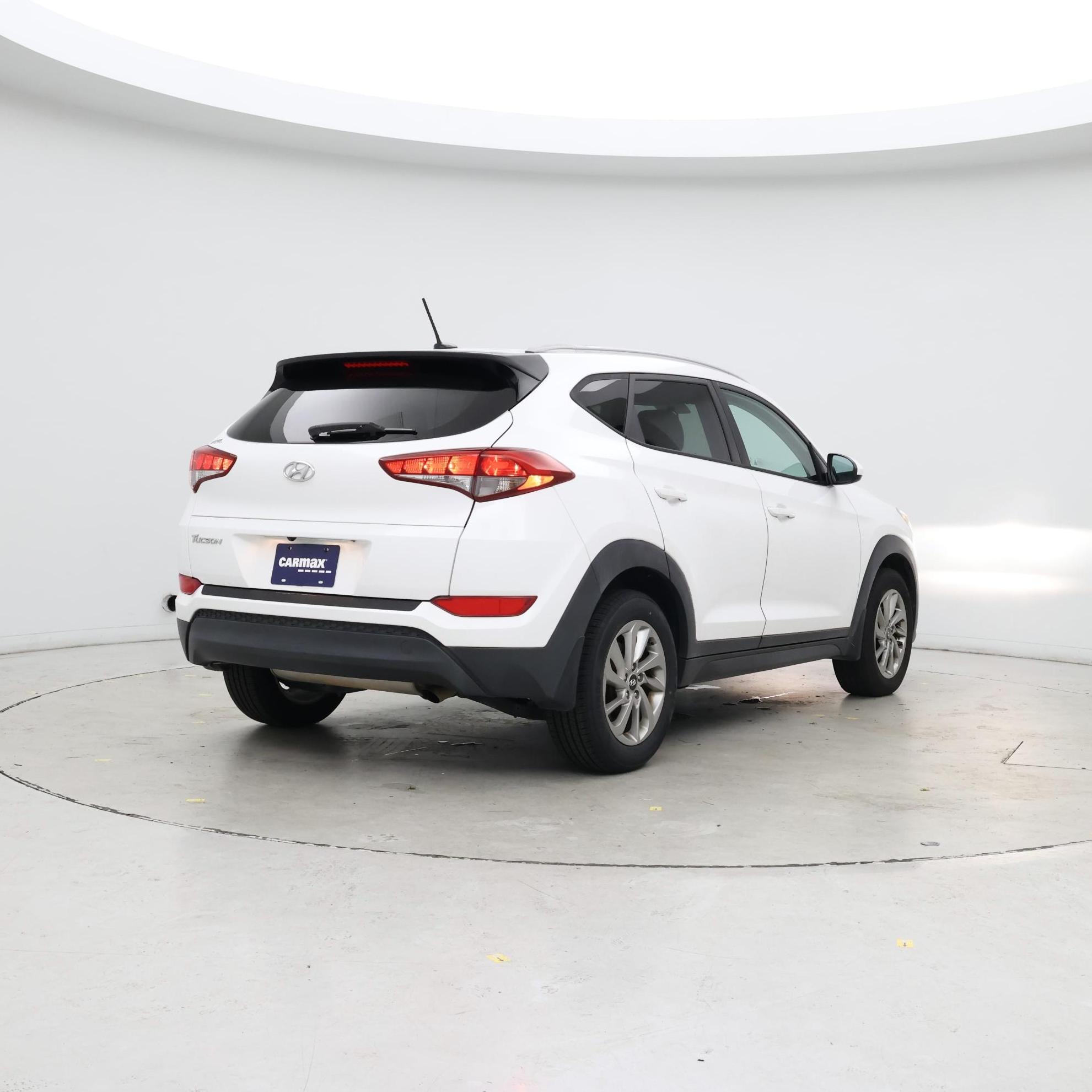 Thumbnail: 2016 Hyundai Tucson - 8