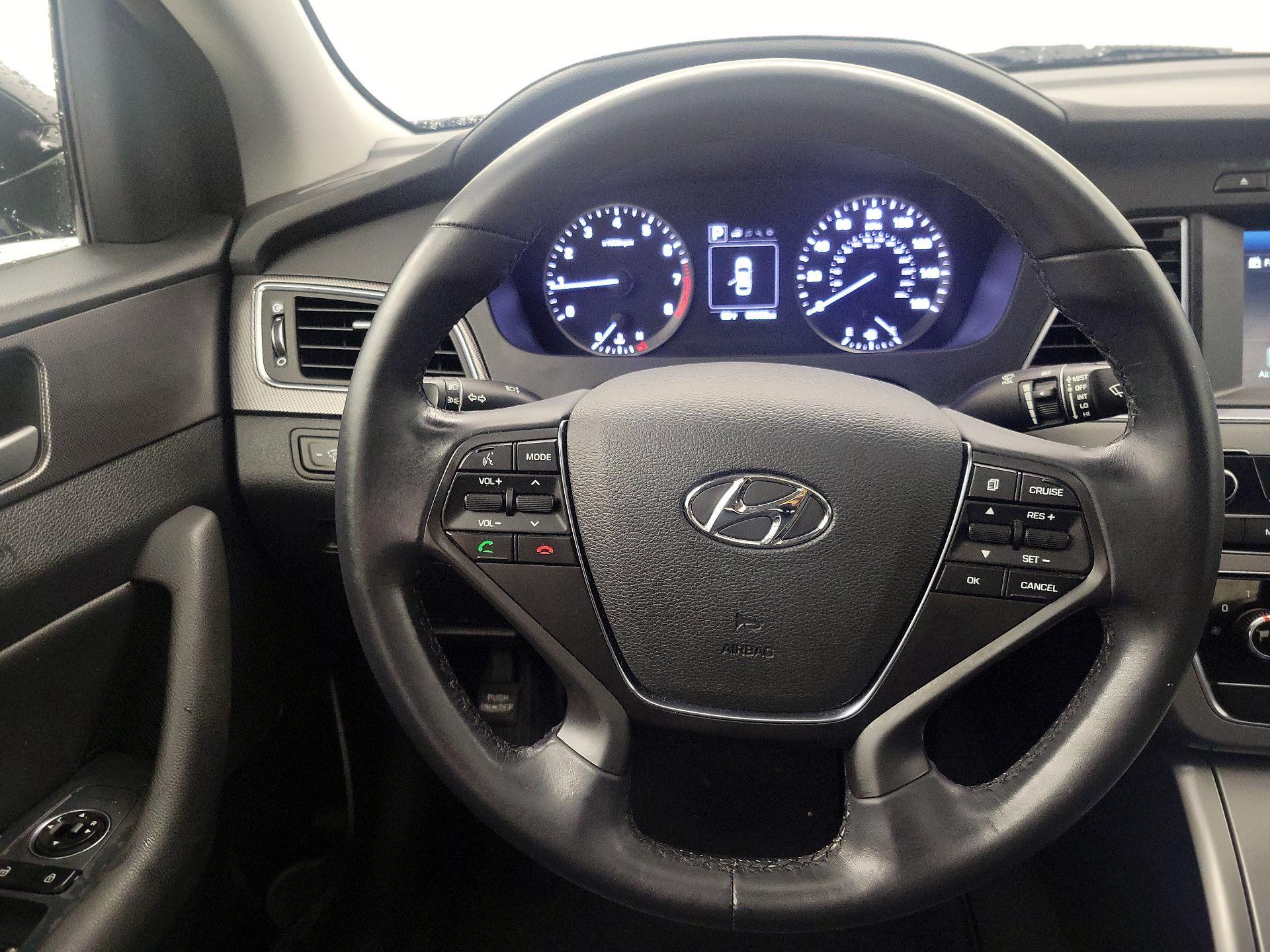 Thumbnail: 2017 Hyundai Sonata - 10