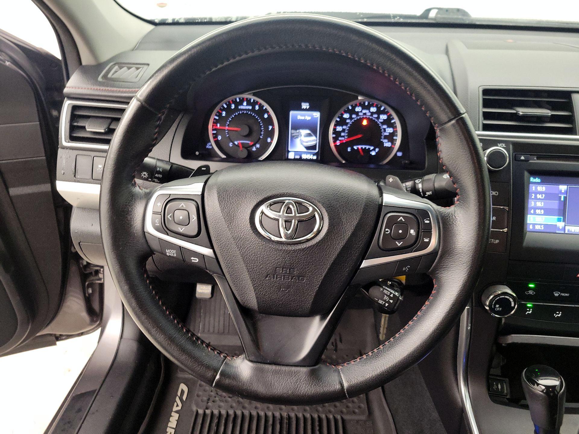 Thumbnail: 2016 Toyota Camry - 10