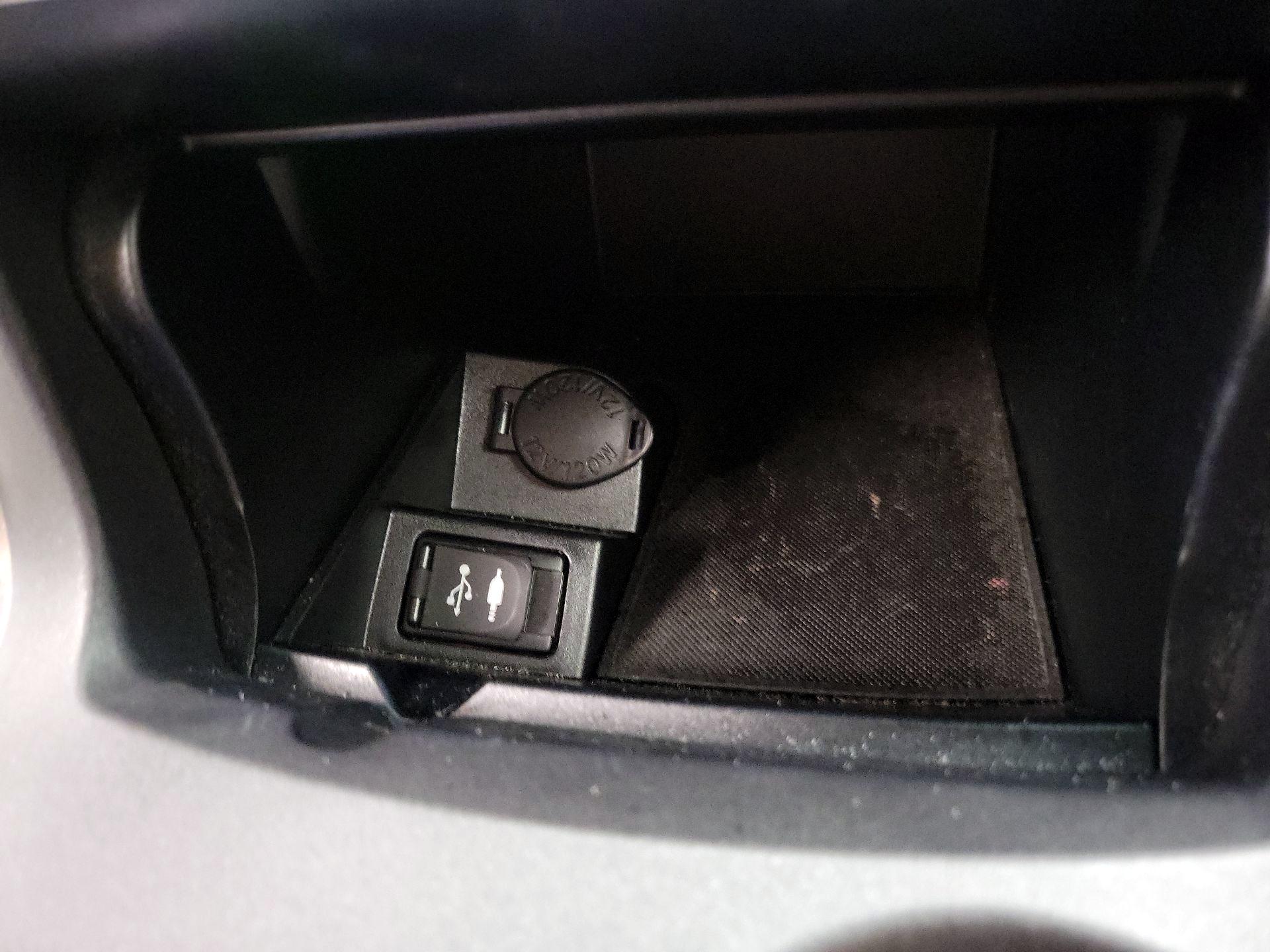 Thumbnail: 2016 Toyota Camry - 18