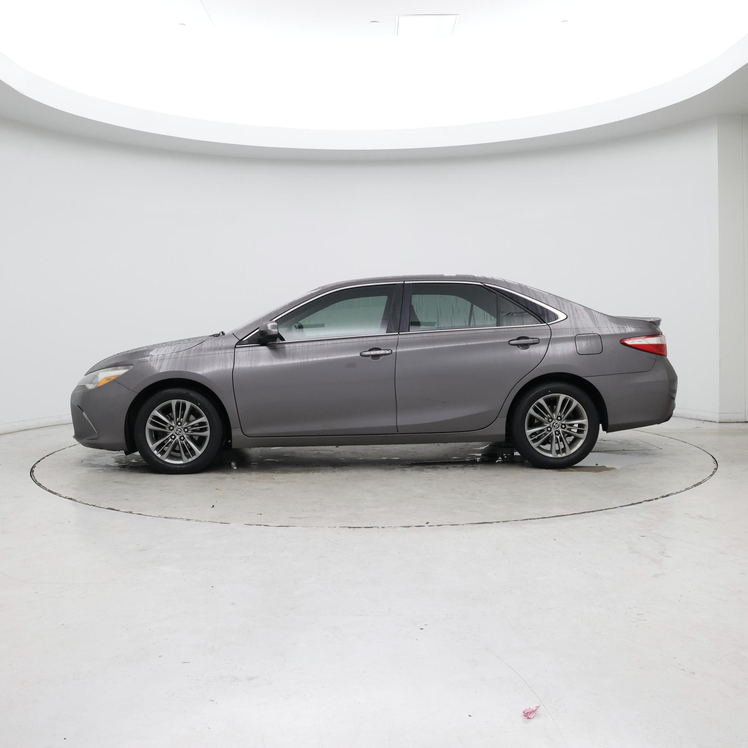 Thumbnail: 2016 Toyota Camry - 3