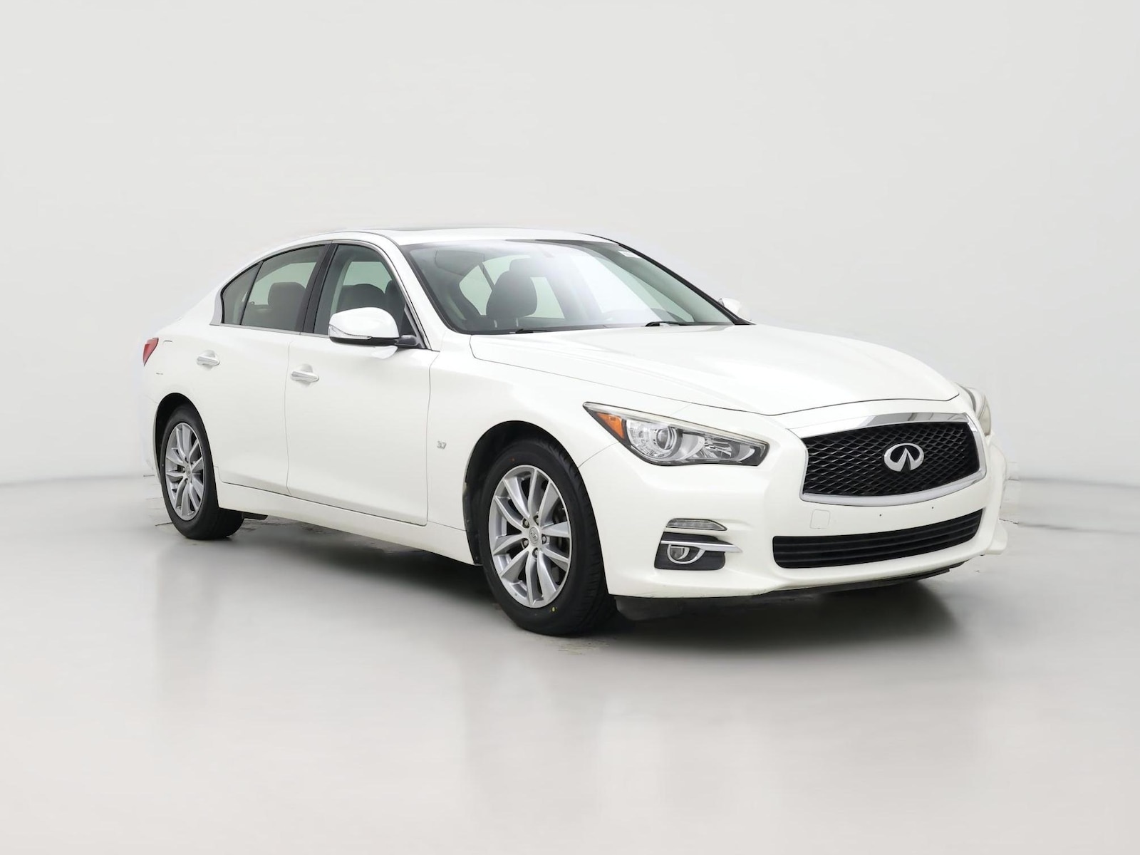 2015 INFINITI Q50