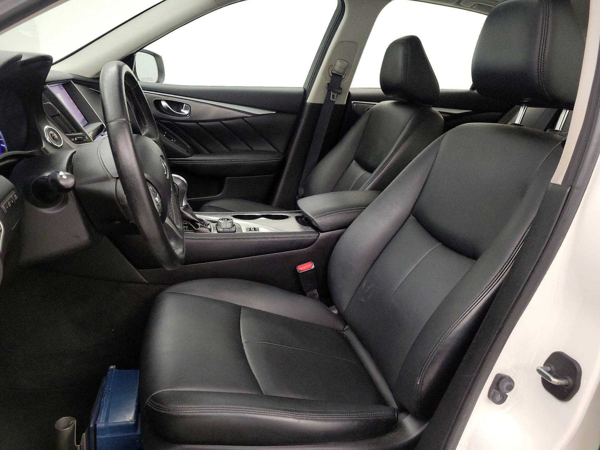 Thumbnail: 2015 INFINITI Q50 - 9