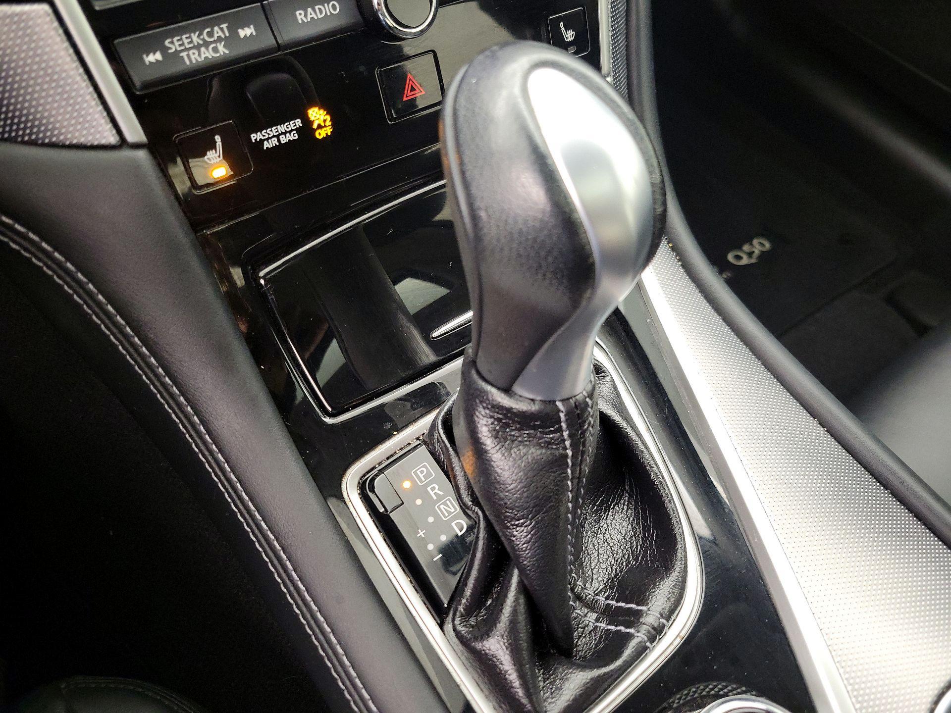 Thumbnail: 2015 INFINITI Q50 - 16