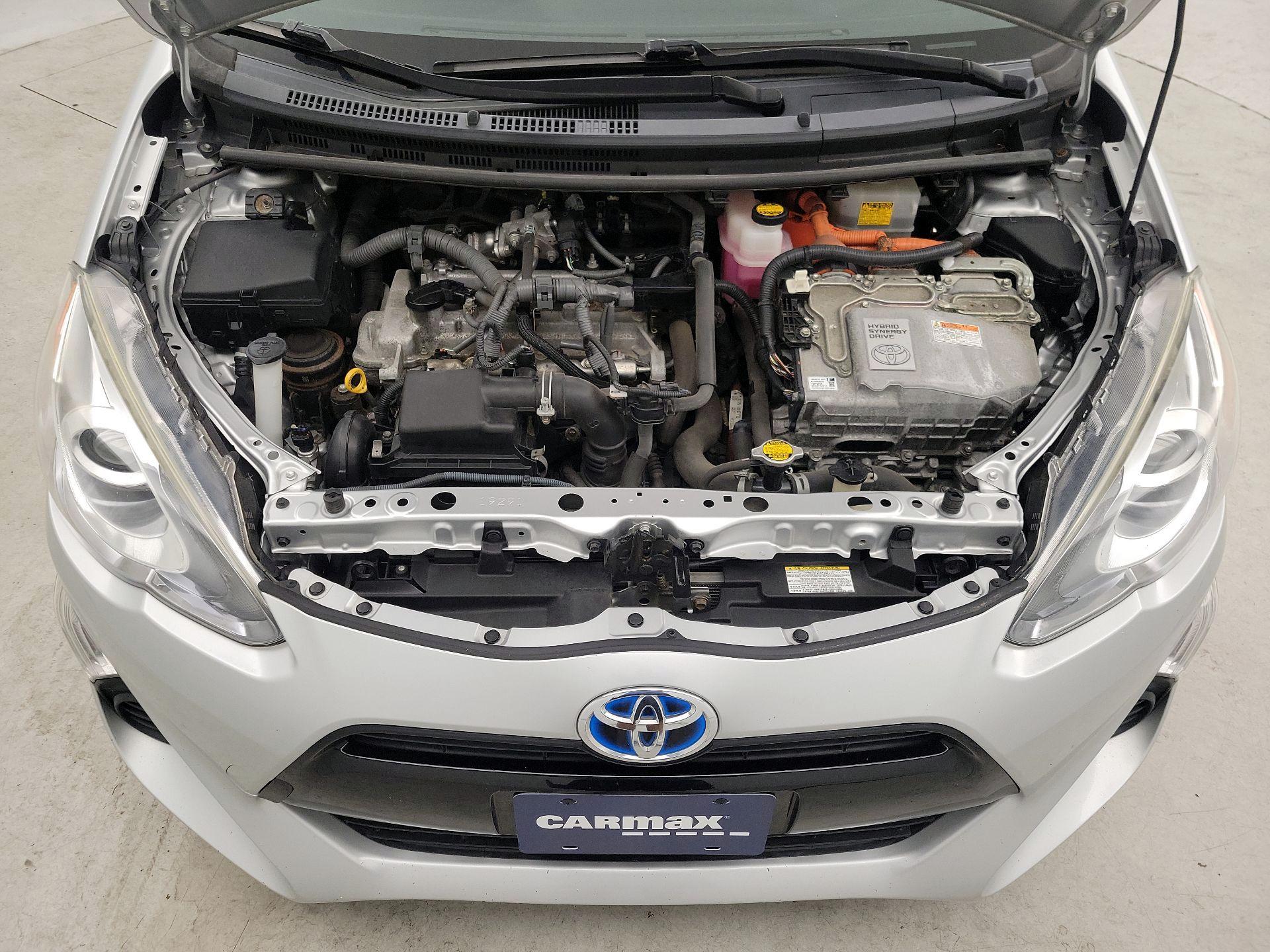 Thumbnail: 2015 Toyota Prius c - 20