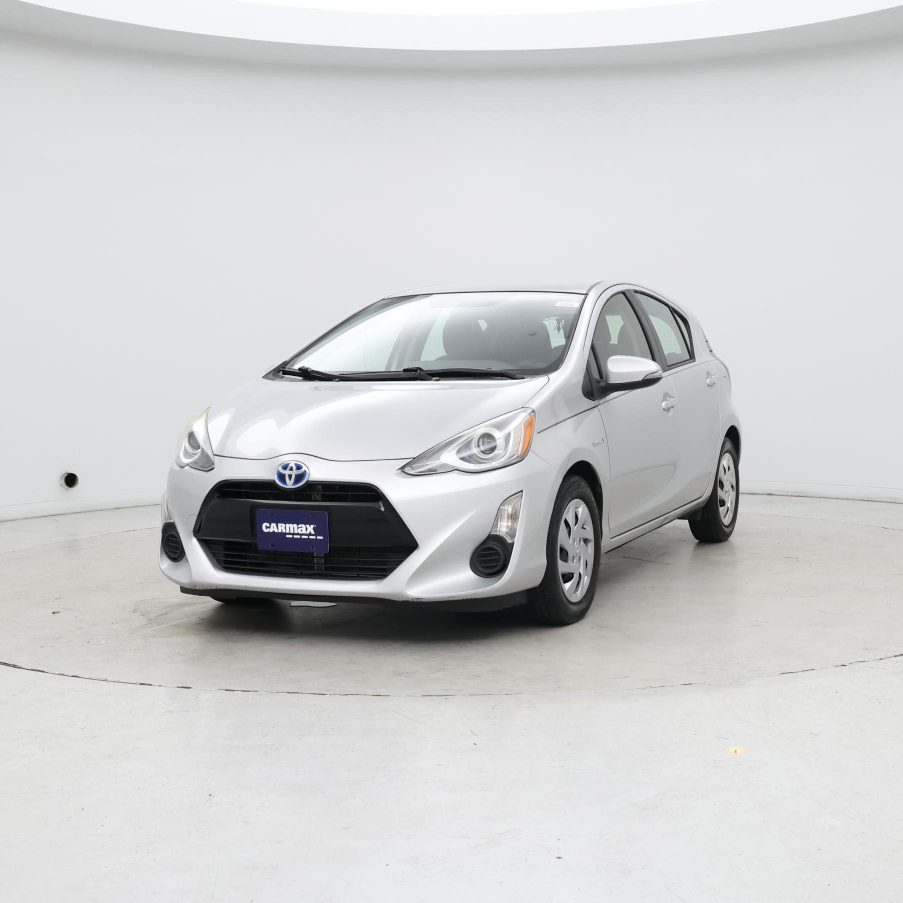 Thumbnail: 2015 Toyota Prius c - 4