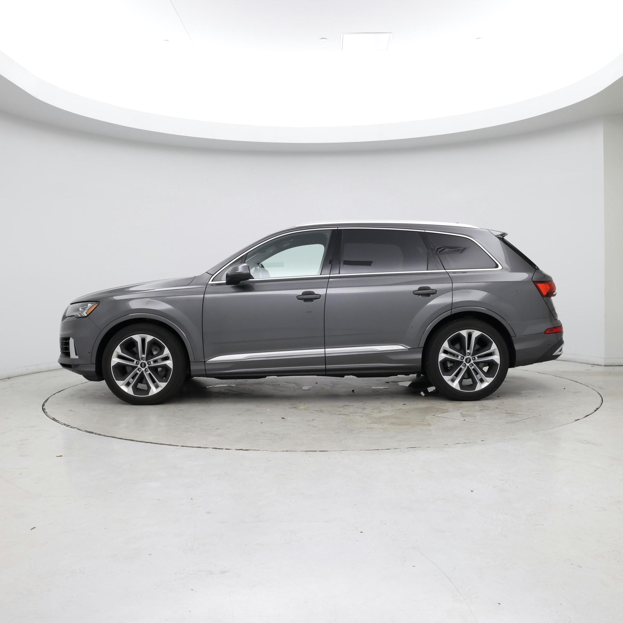 Thumbnail: 2020 Audi Q7 - 3