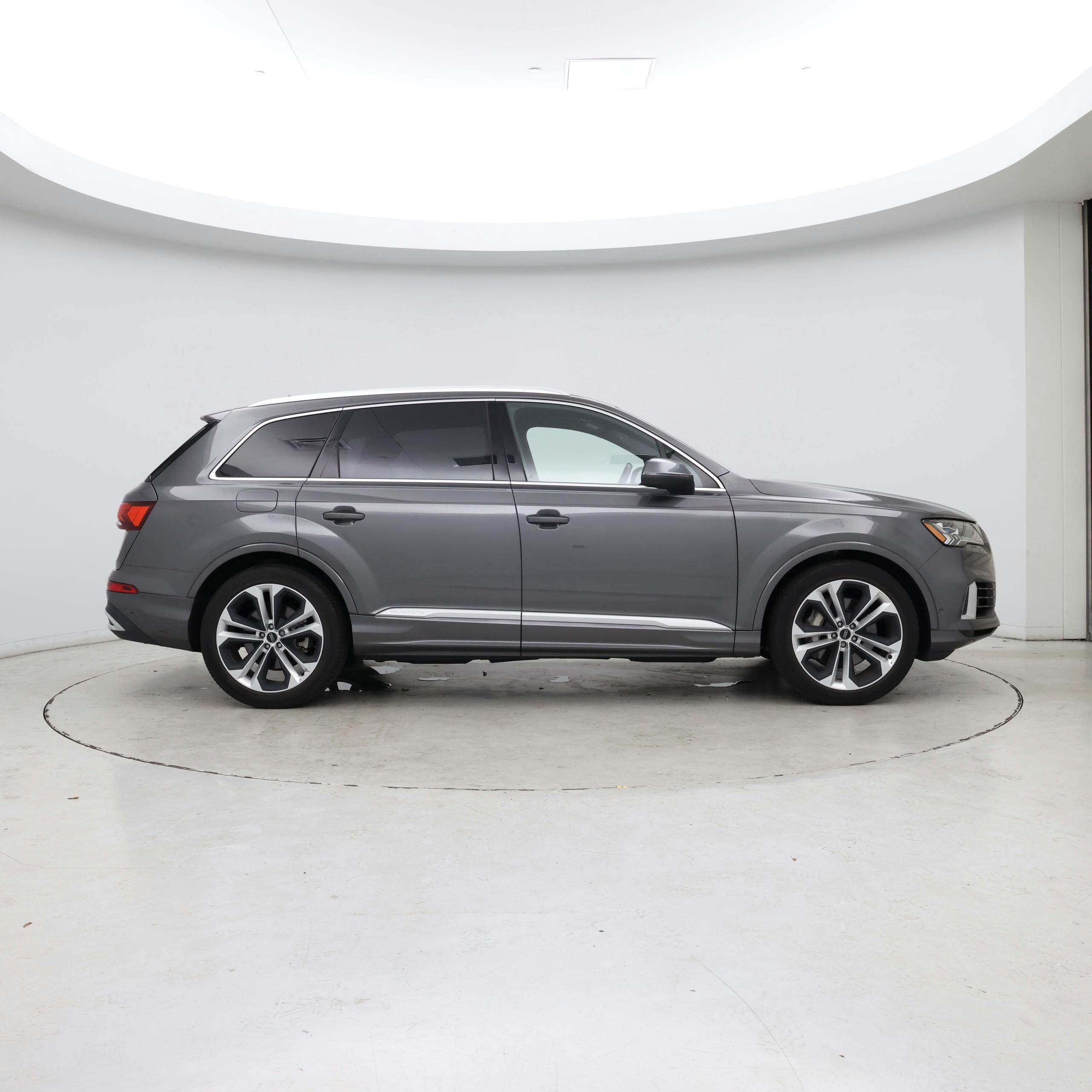Thumbnail: 2020 Audi Q7 - 7