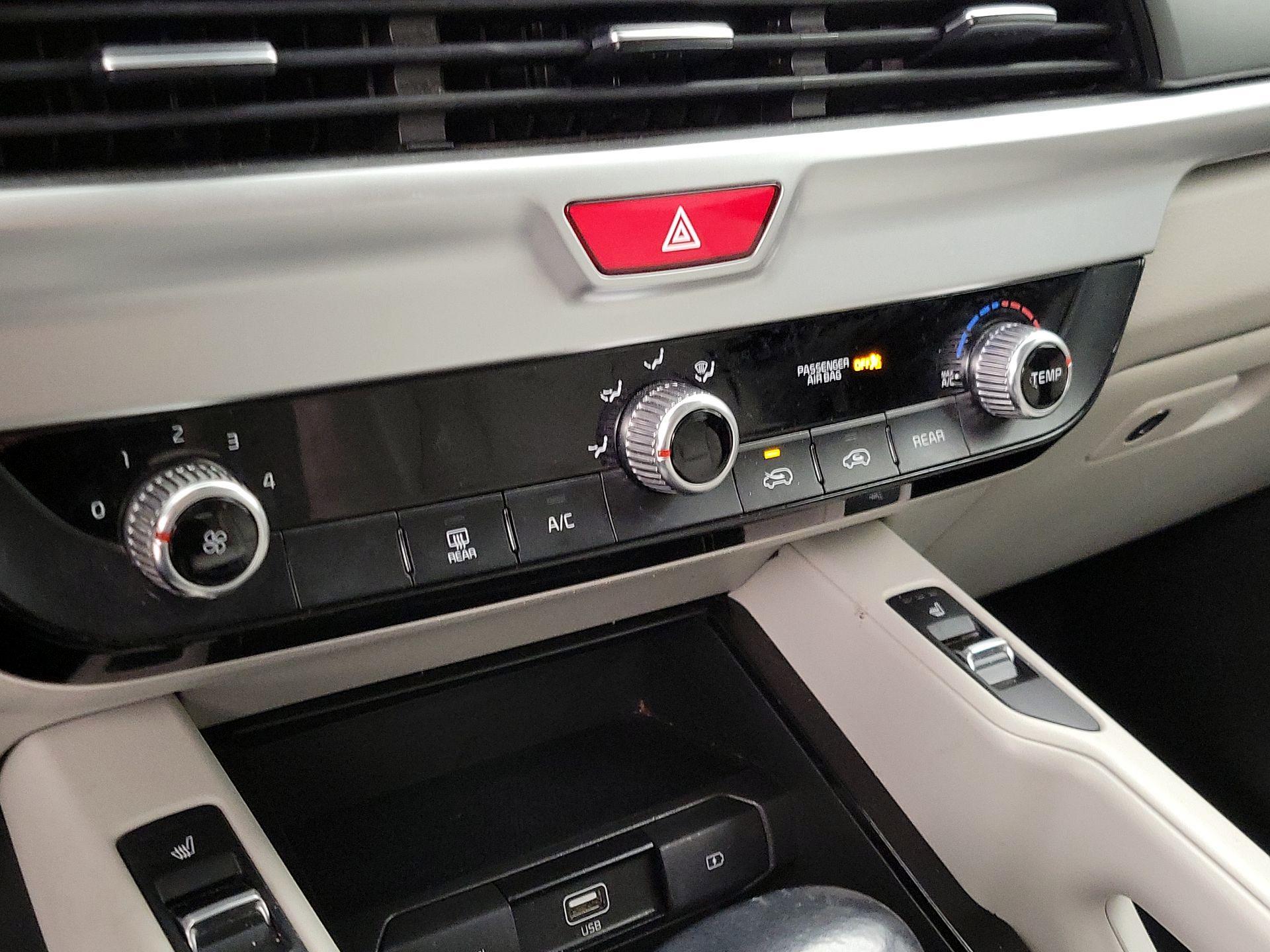 Thumbnail: 2020 Kia Telluride - 16