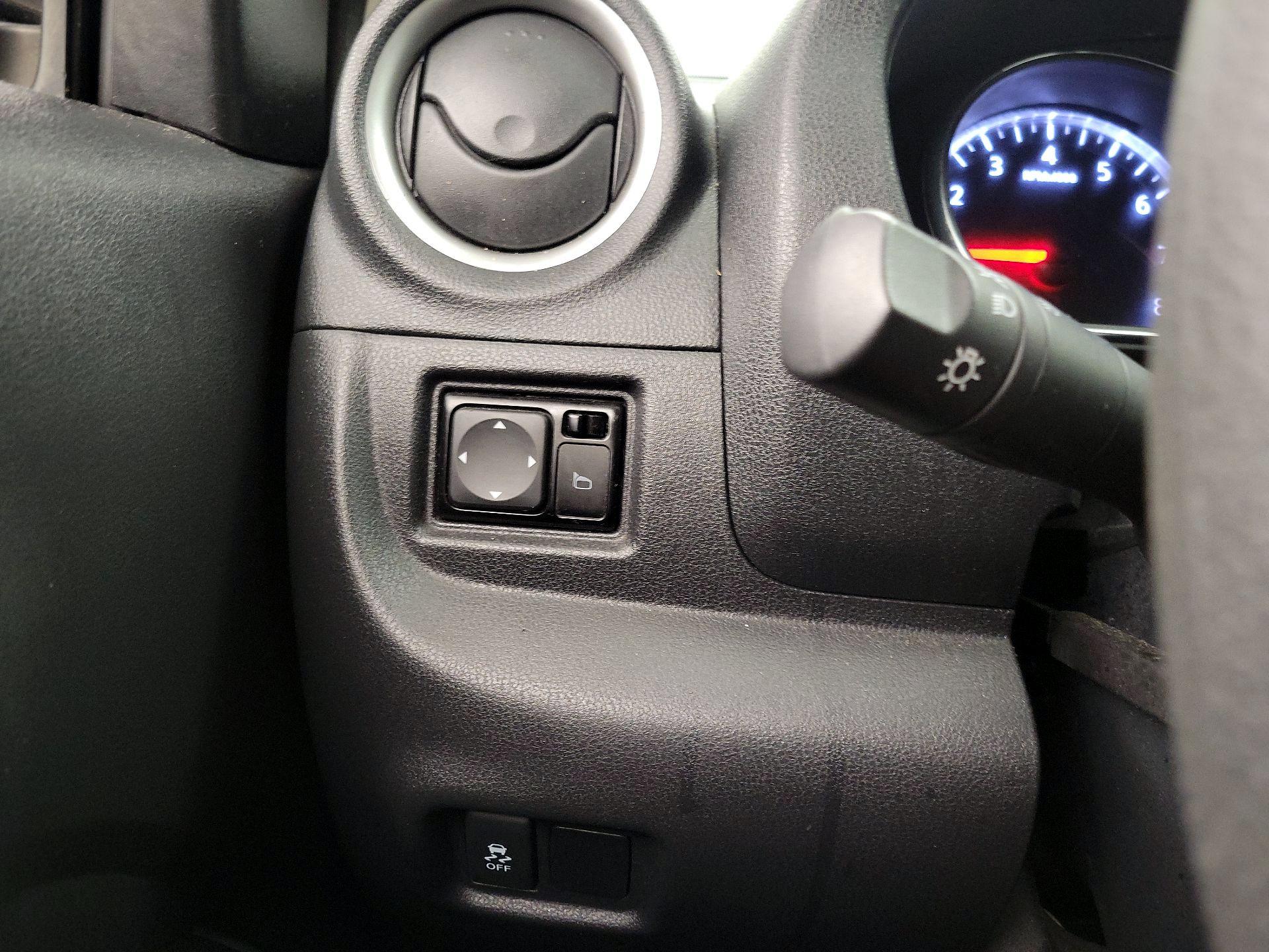 Thumbnail: 2015 Nissan Versa - 13