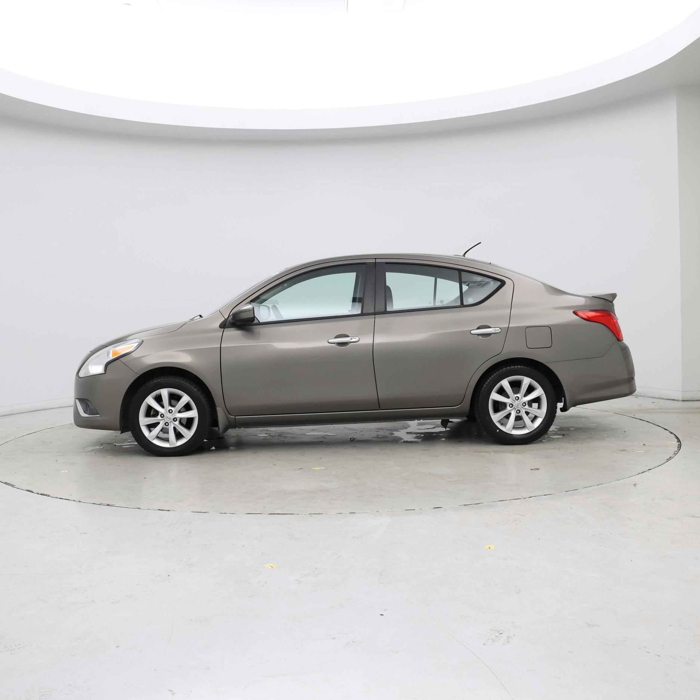 Thumbnail: 2015 Nissan Versa - 3
