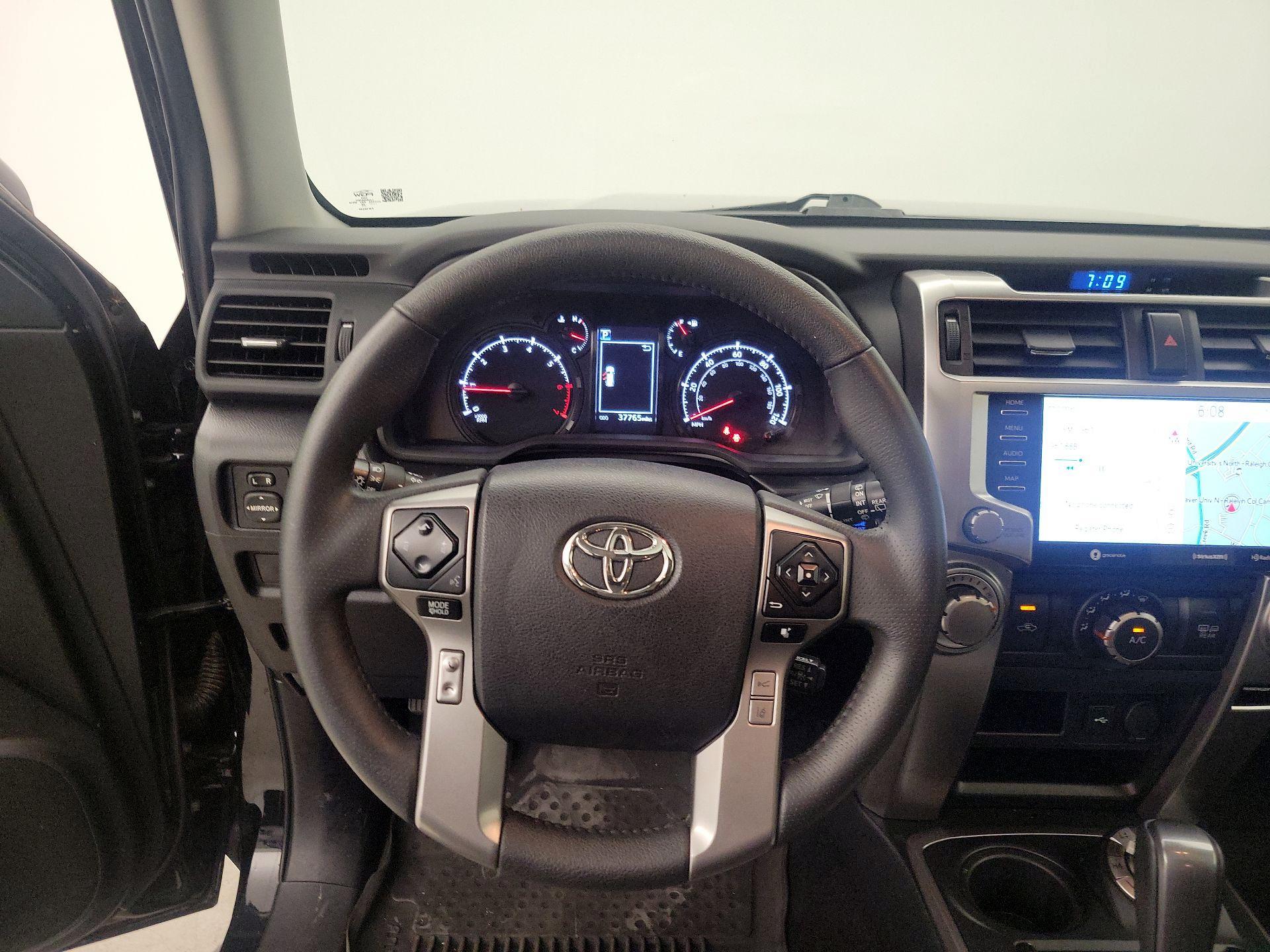 Thumbnail: 2022 Toyota 4Runner - 10