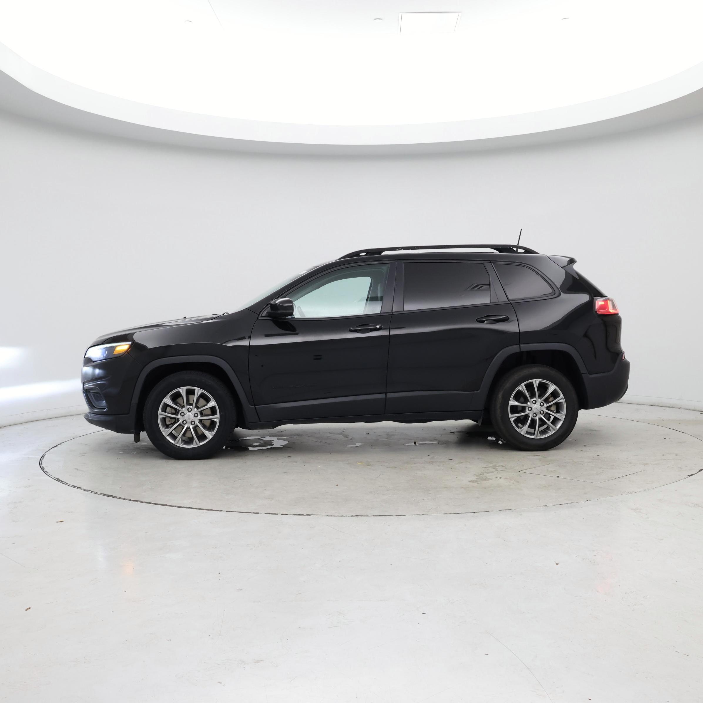 Thumbnail: 2021 Jeep Cherokee - 3
