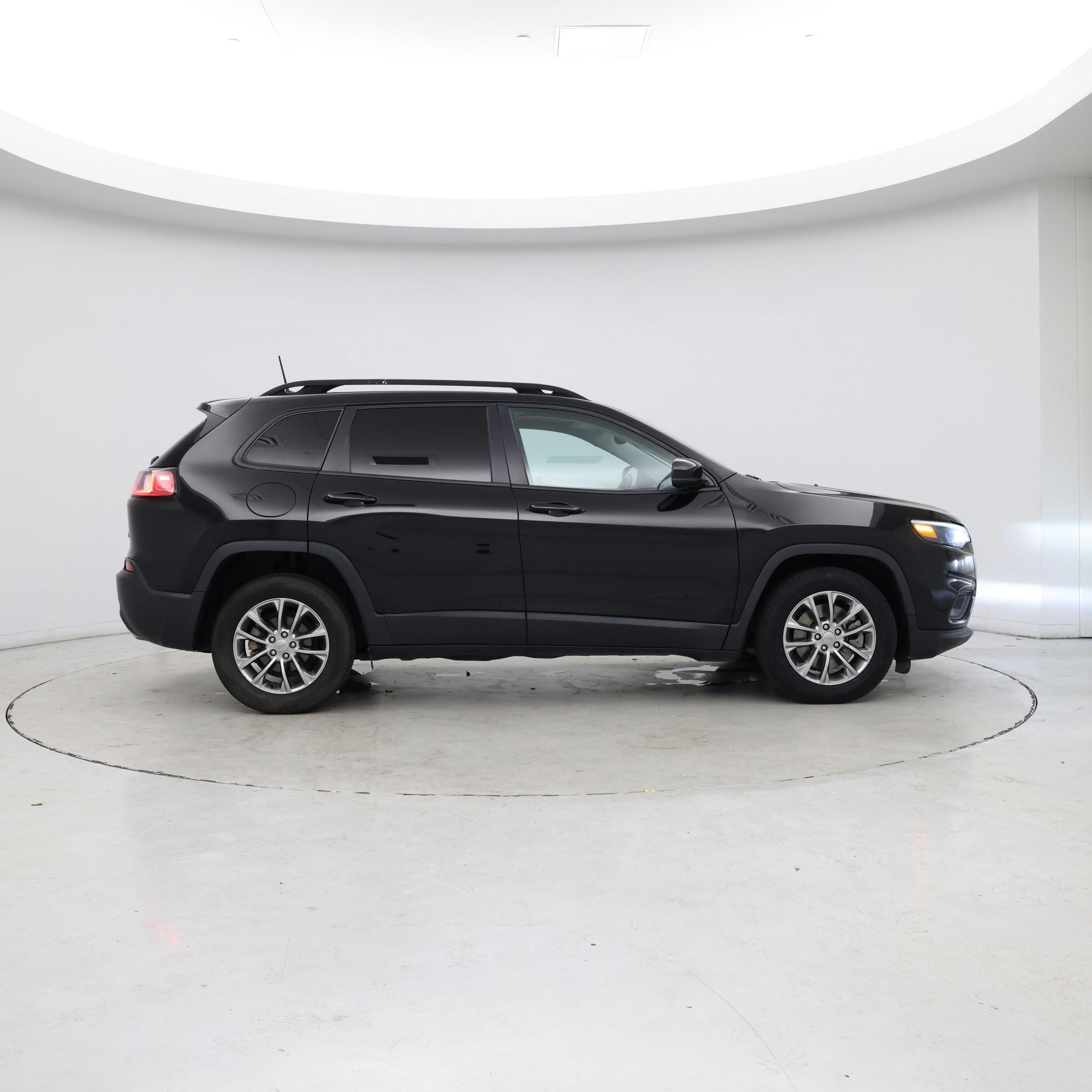 Thumbnail: 2021 Jeep Cherokee - 7