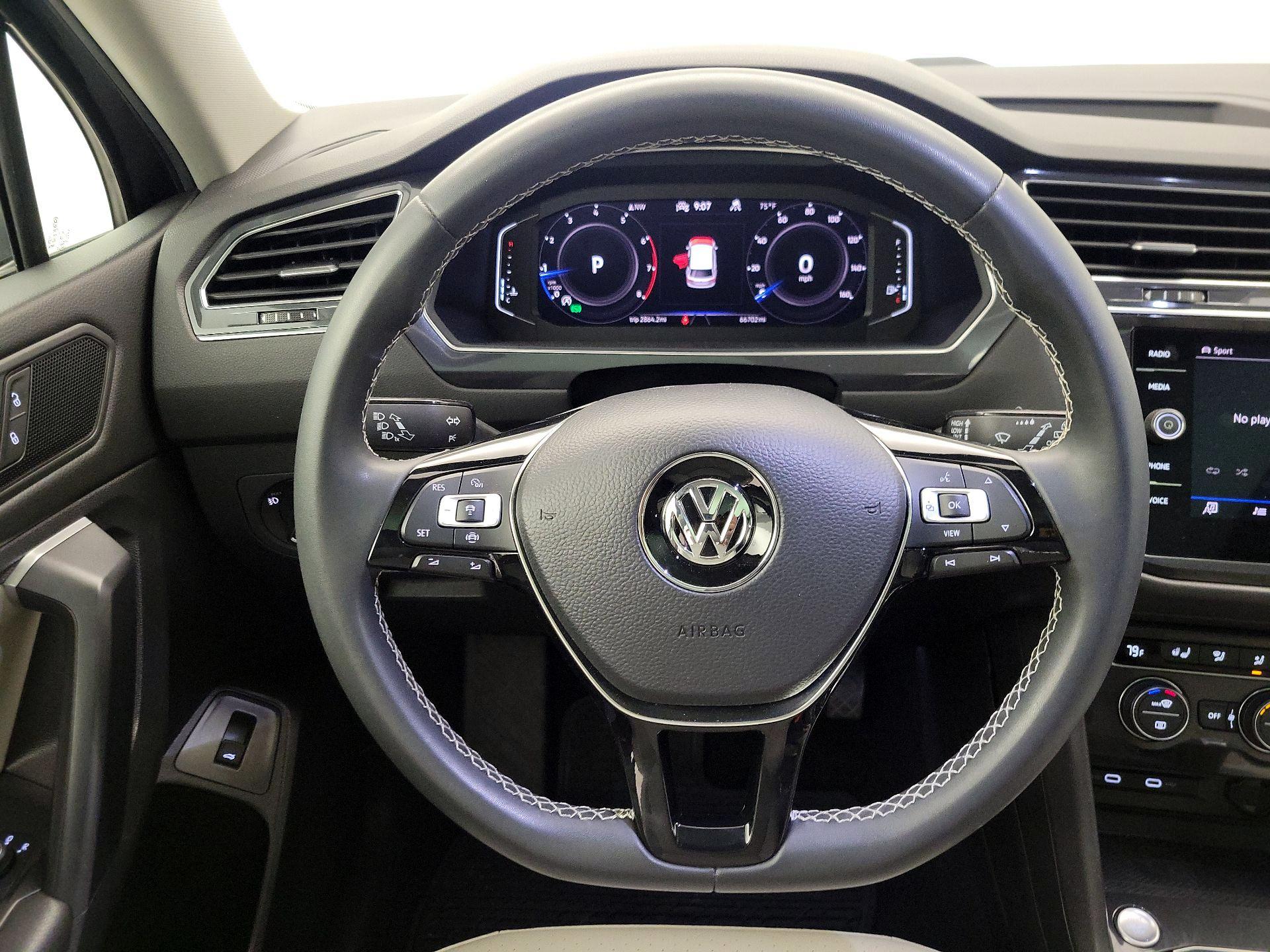 Thumbnail: 2021 Volkswagen Tiguan - 10