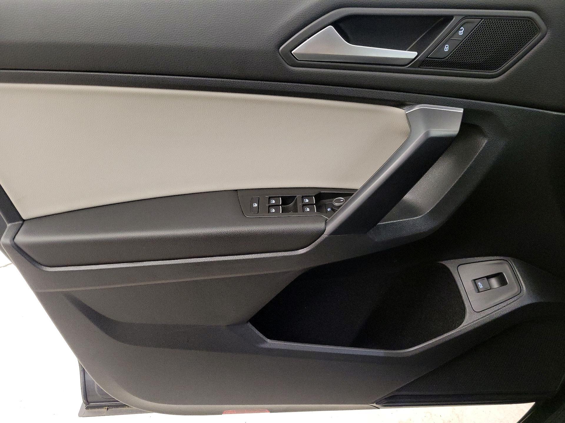 Thumbnail: 2021 Volkswagen Tiguan - 12
