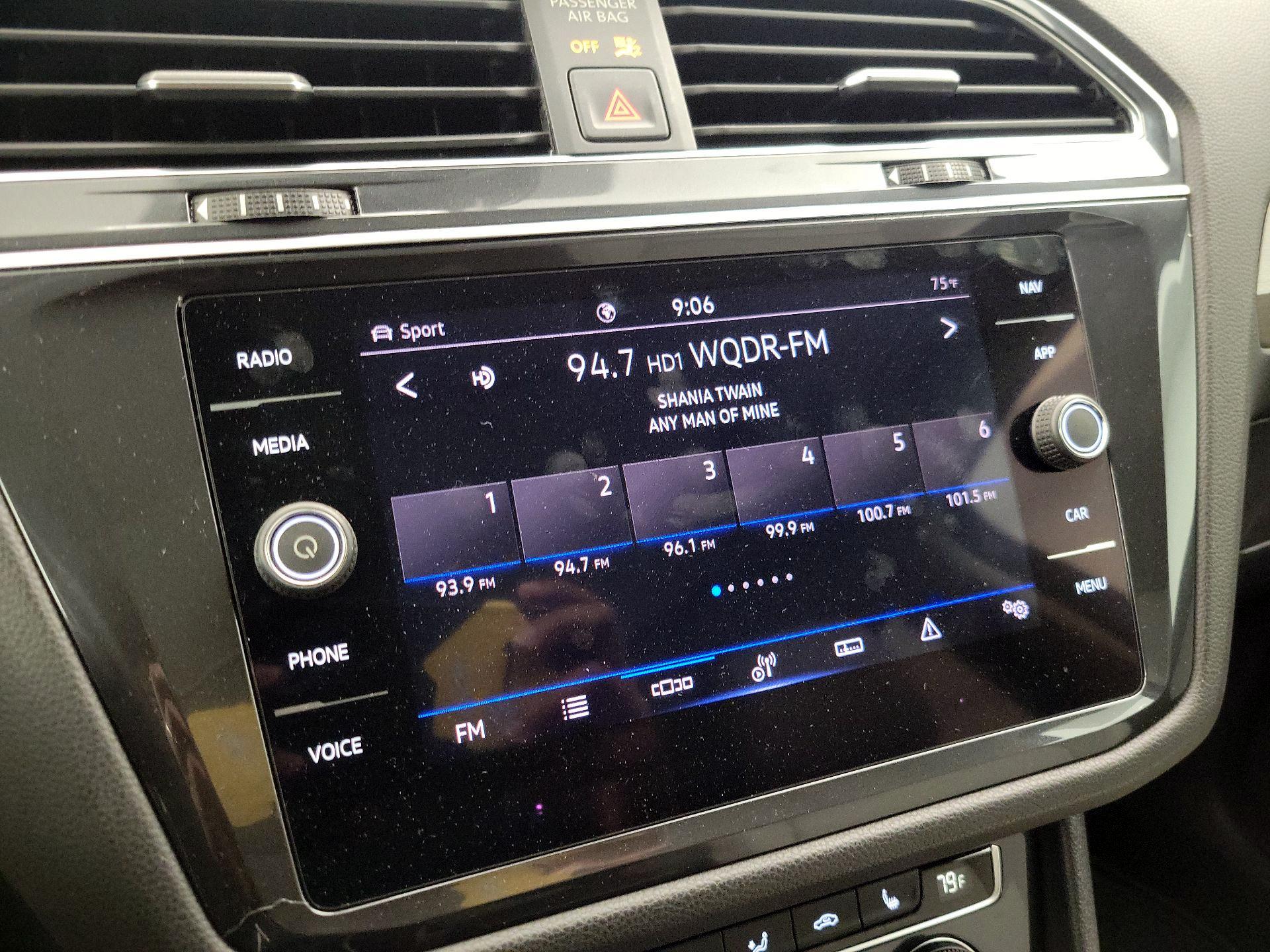 Thumbnail: 2021 Volkswagen Tiguan - 16