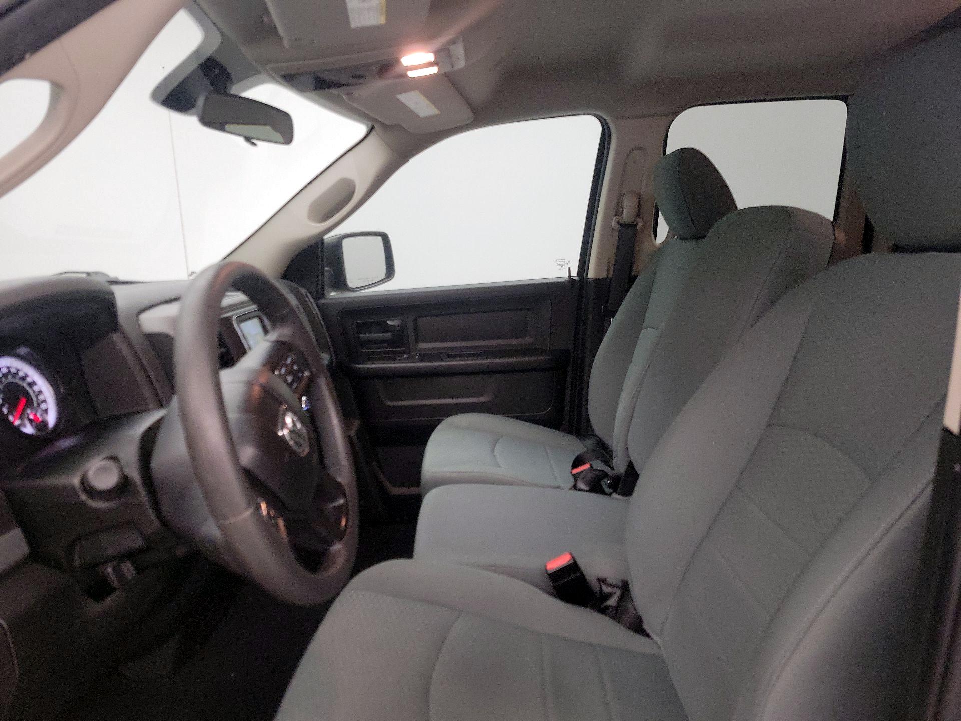 Thumbnail: 2019 RAM 1500 Classic - 11