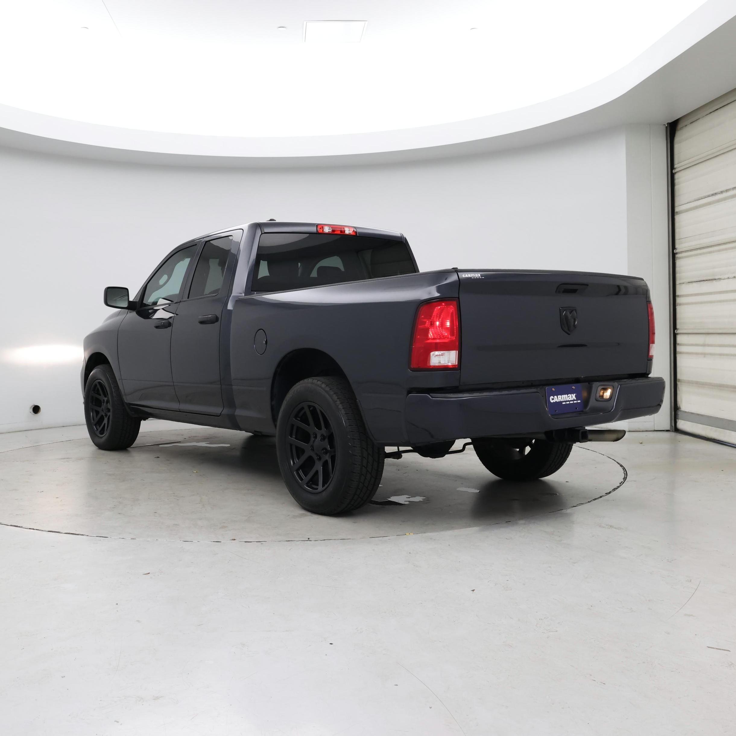 Thumbnail: 2019 RAM 1500 Classic - 2