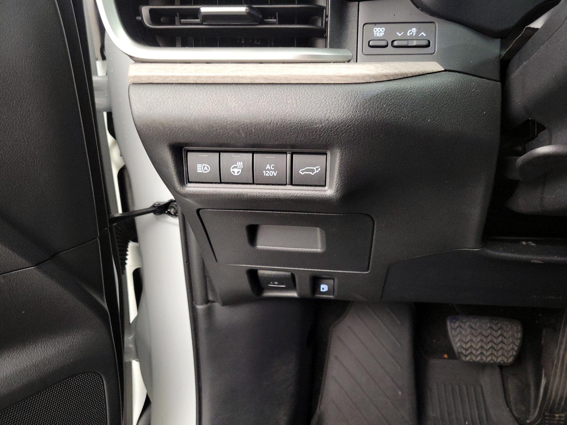 Thumbnail: 2024 Toyota Highlander - 13