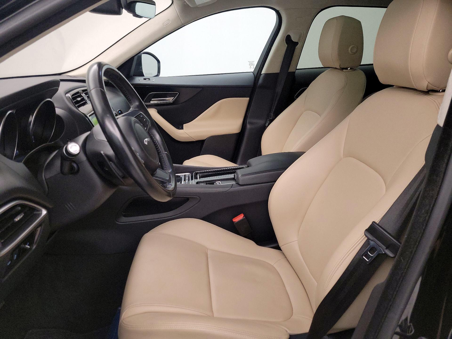 Thumbnail: 2019 Jaguar F-Pace - 11