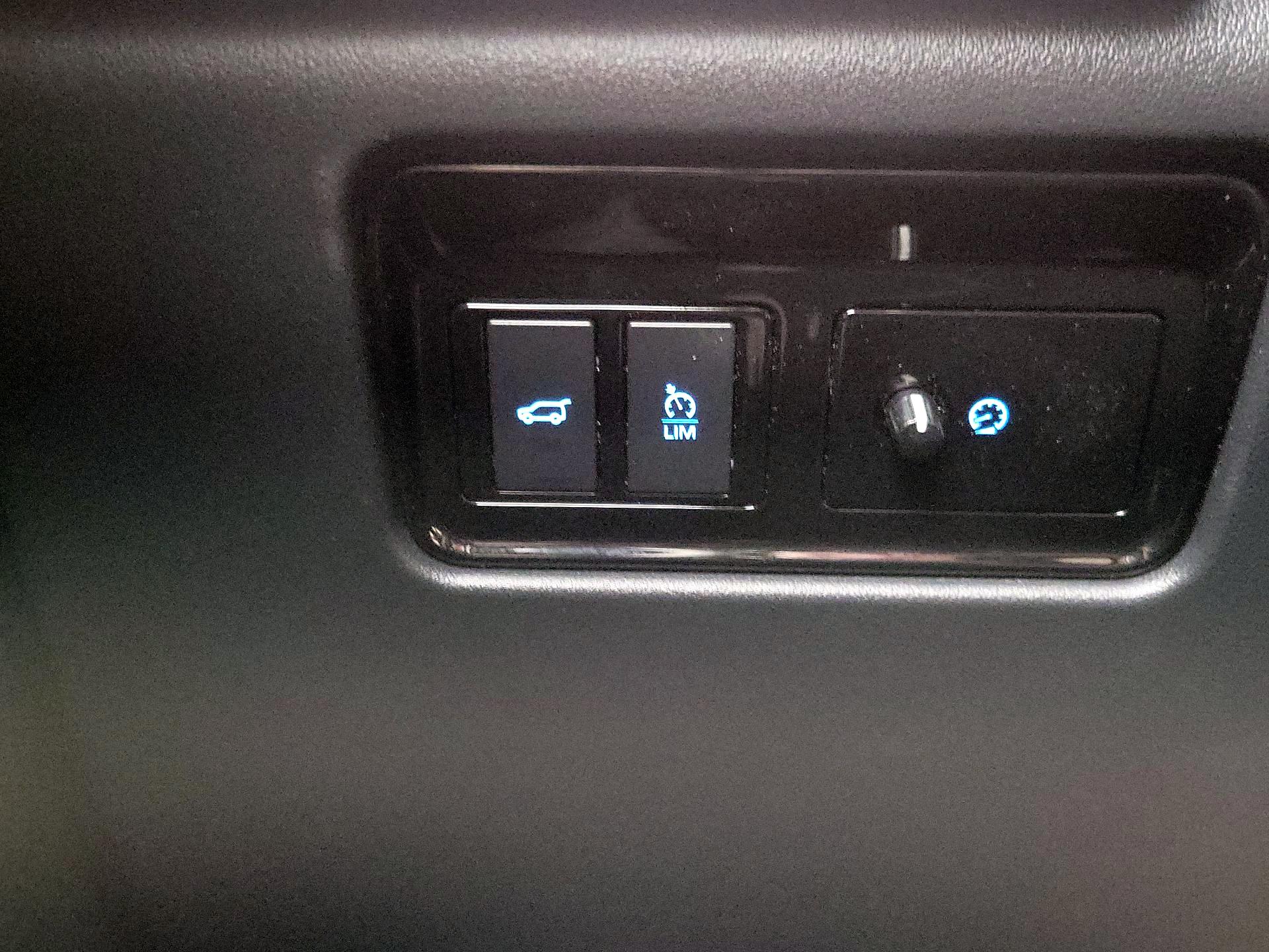 Thumbnail: 2019 Jaguar F-Pace - 13