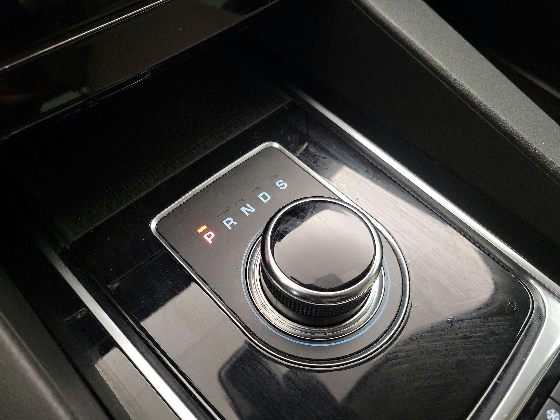 Thumbnail: 2019 Jaguar F-Pace - 18