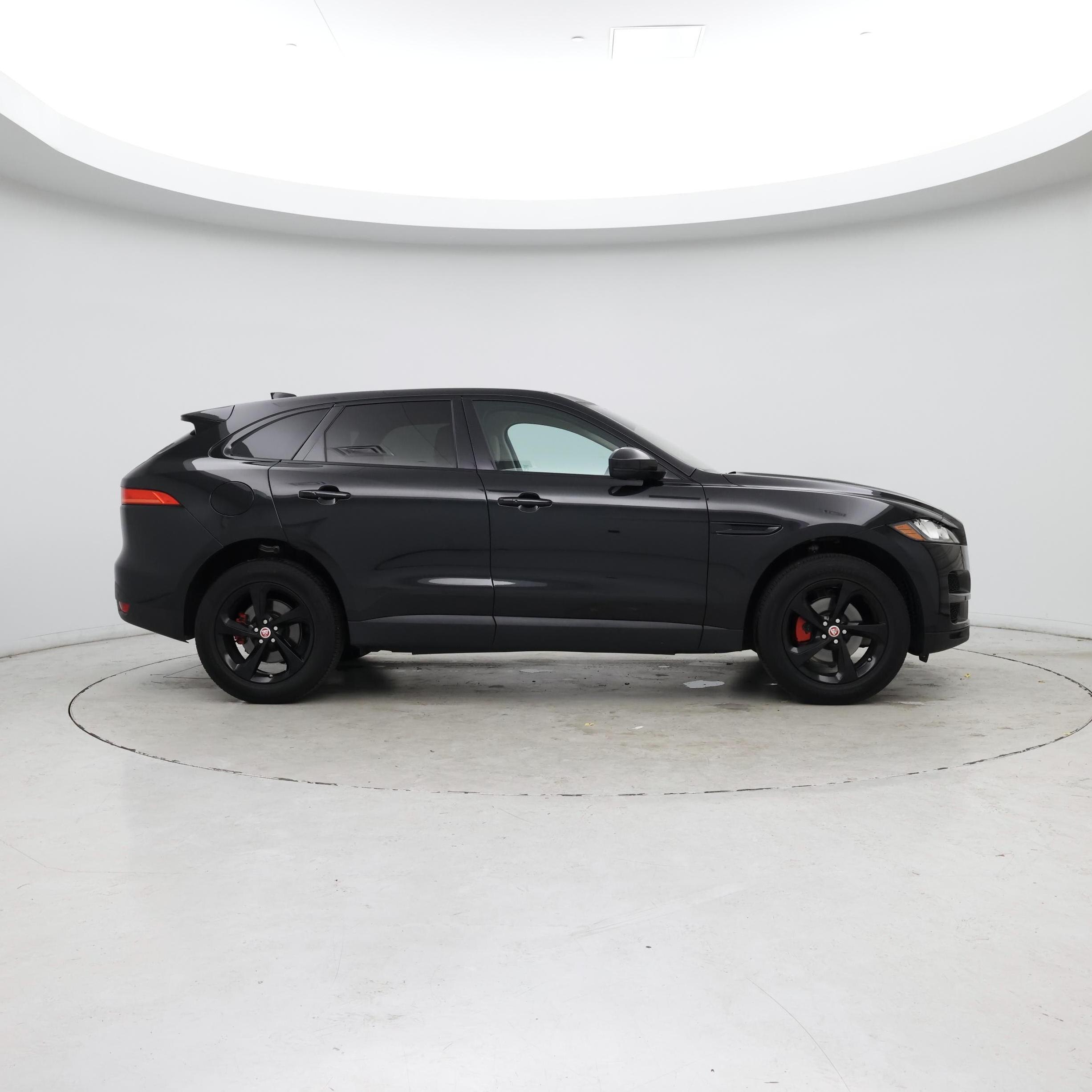 Thumbnail: 2019 Jaguar F-Pace - 7