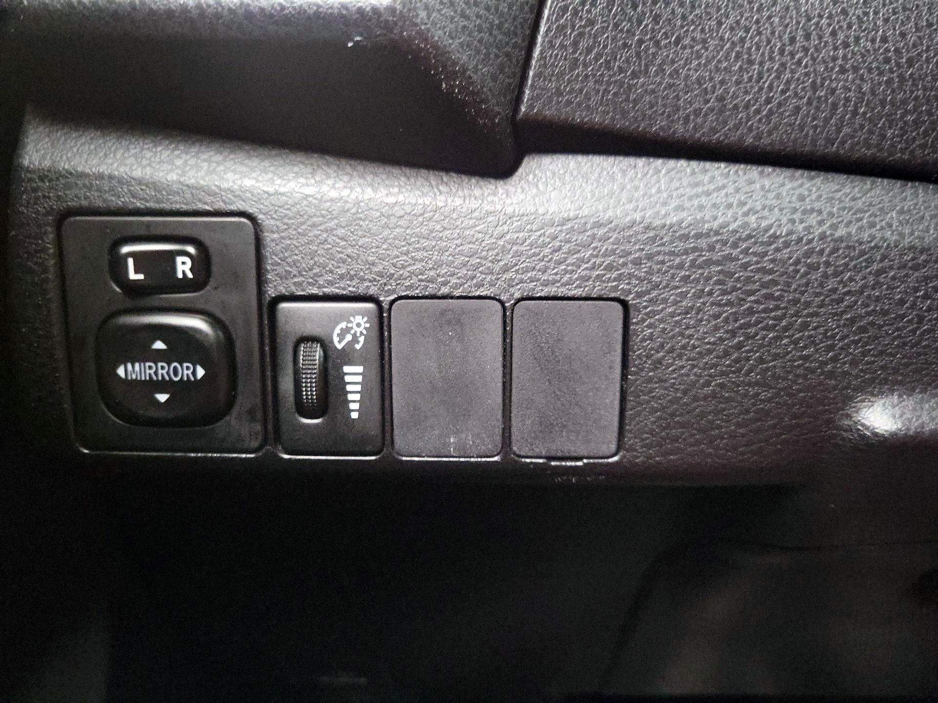 Thumbnail: 2015 Toyota Corolla - 13