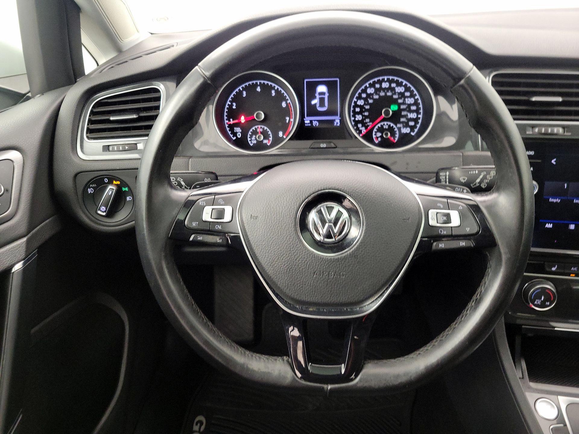 Thumbnail: 2018 Volkswagen Golf - 10