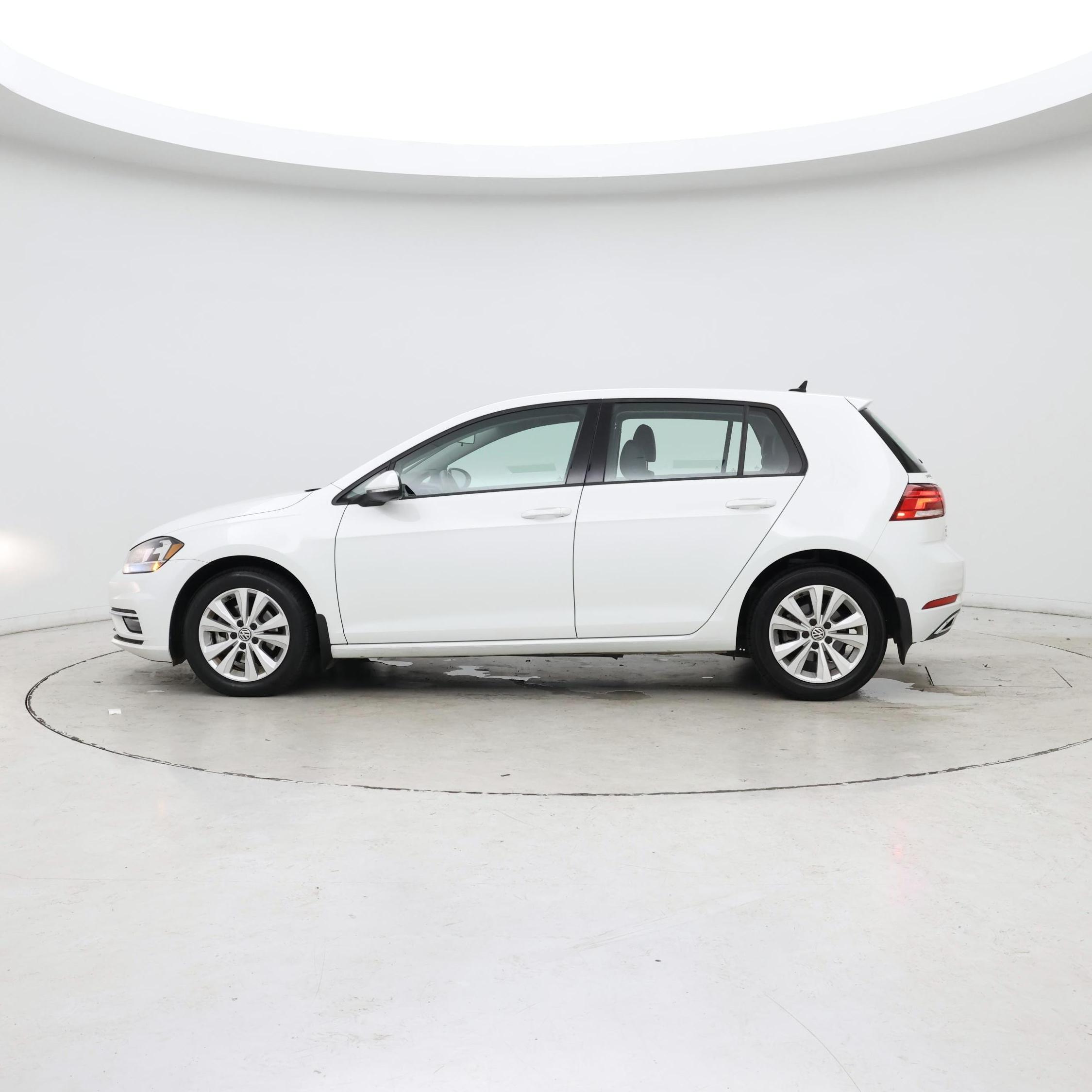 Thumbnail: 2018 Volkswagen Golf - 3