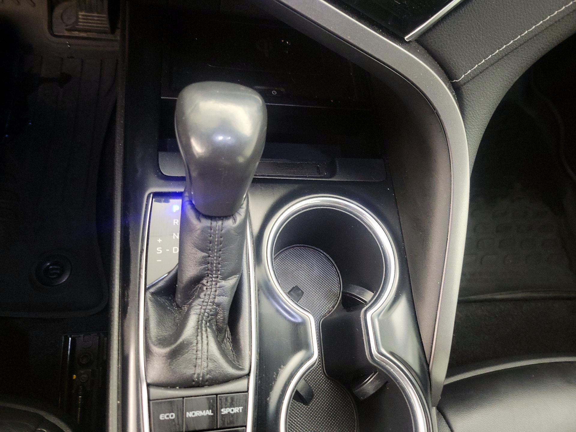 Thumbnail: 2018 Toyota Camry - 17