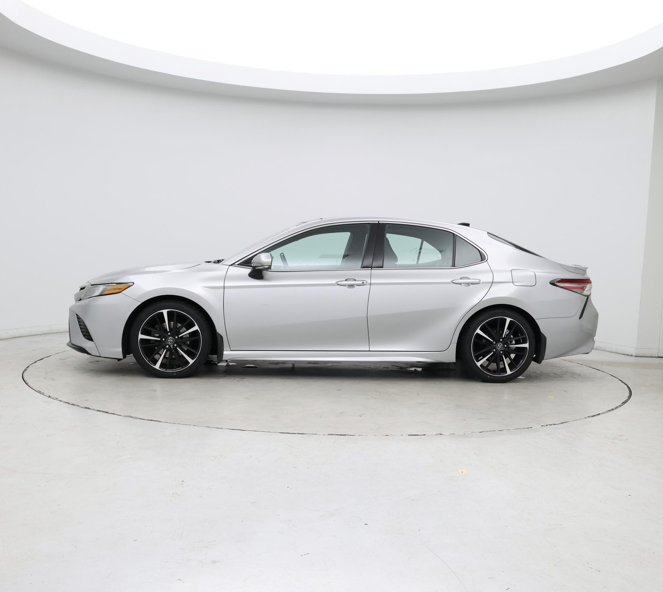 Thumbnail: 2018 Toyota Camry - 3