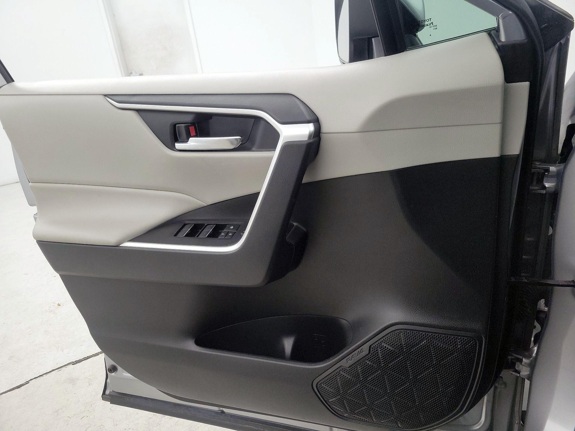 Thumbnail: 2023 Toyota RAV4 - 12