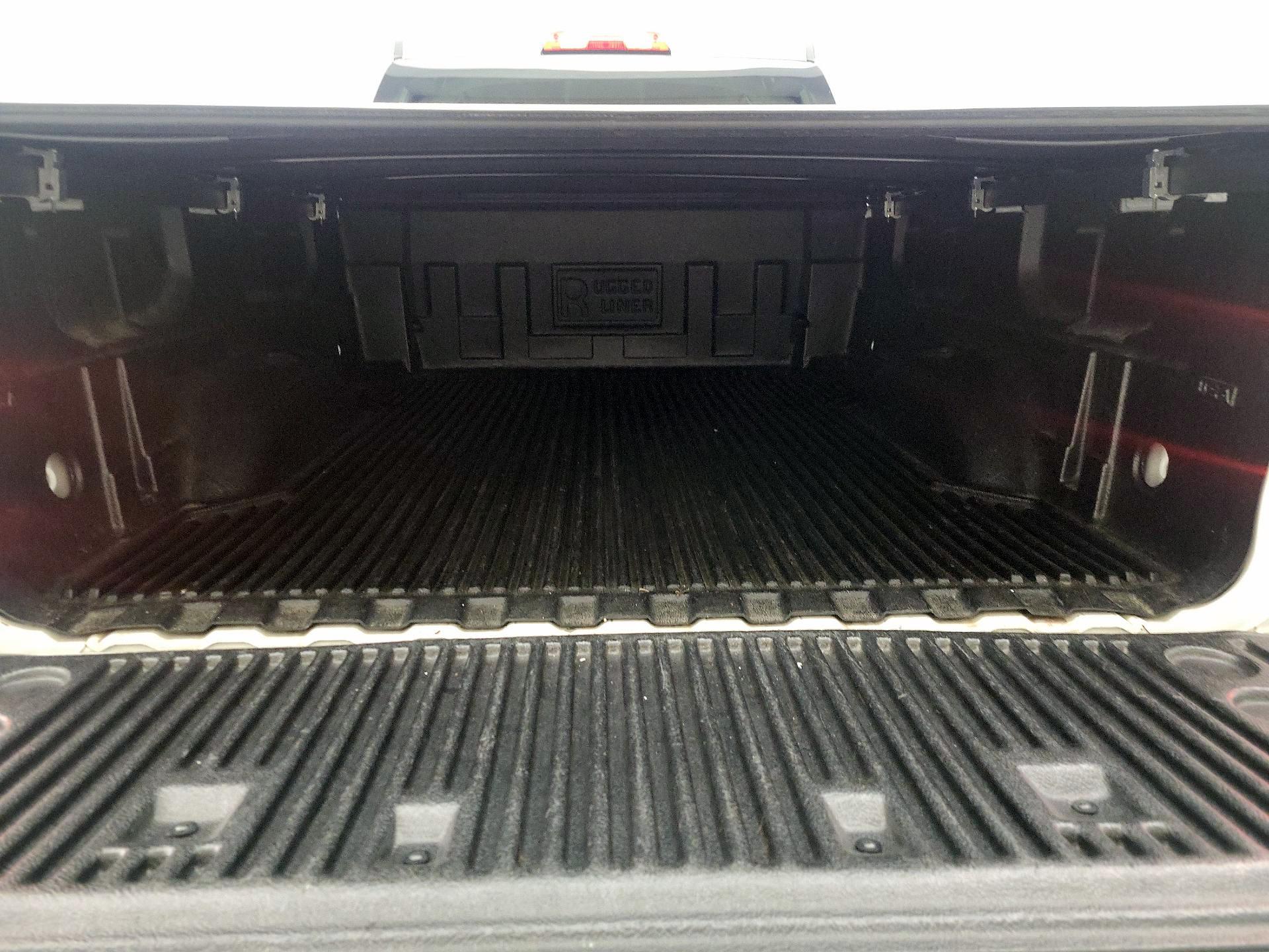 Thumbnail: 2019 Chevrolet Silverado 1500 - 19