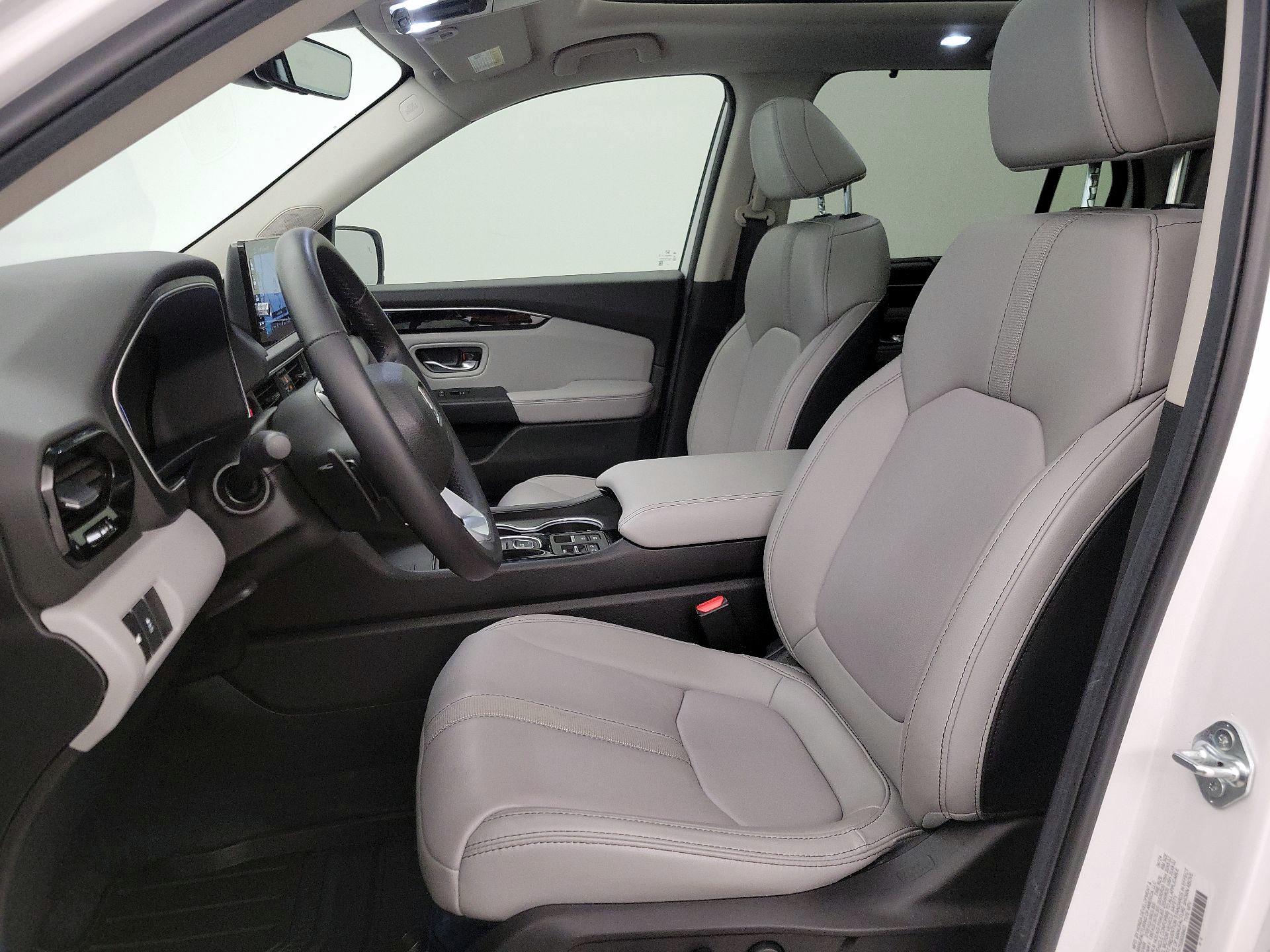 Thumbnail: 2025 Honda Pilot - 11