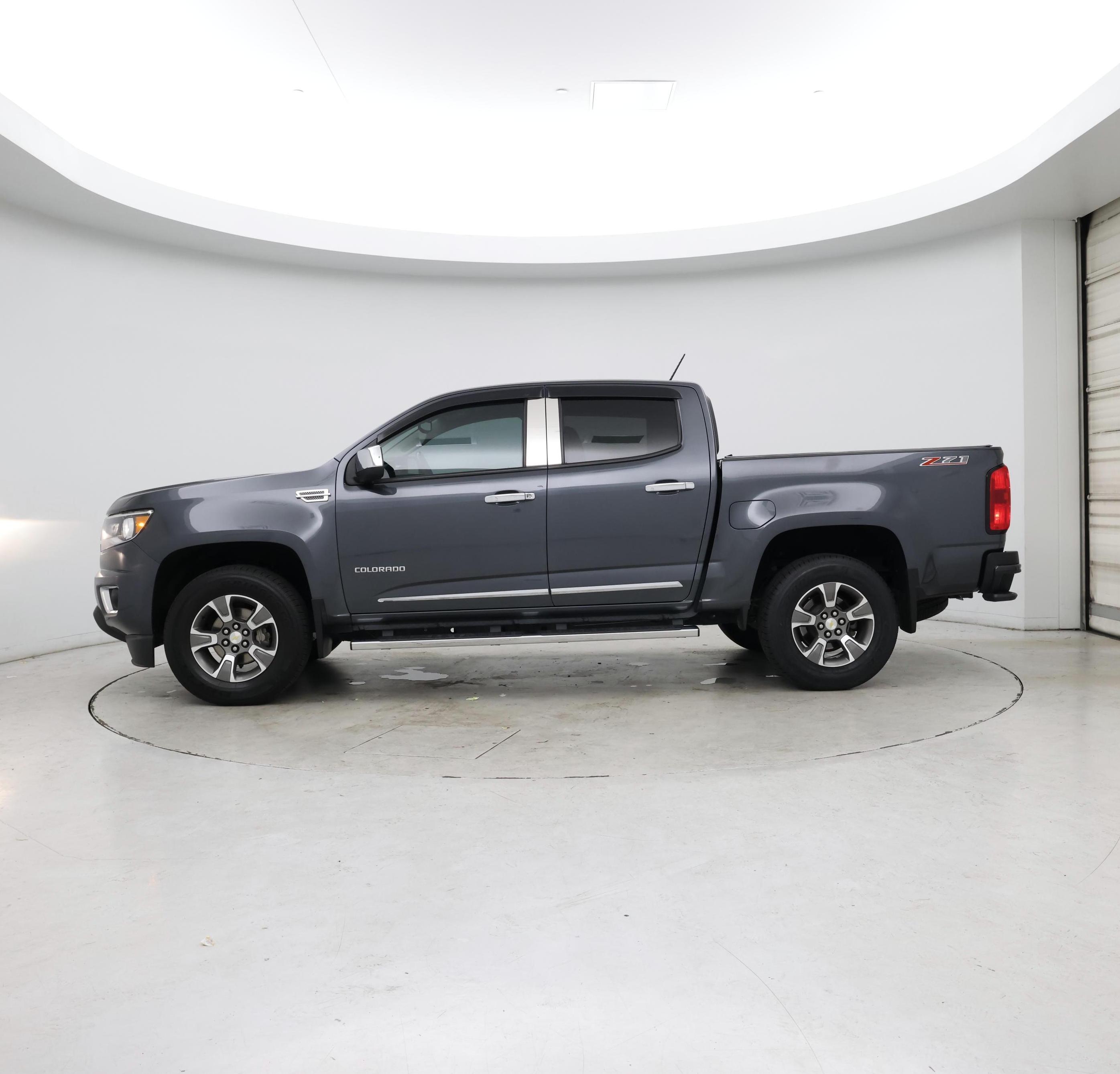 Thumbnail: 2016 Chevrolet Colorado - 3