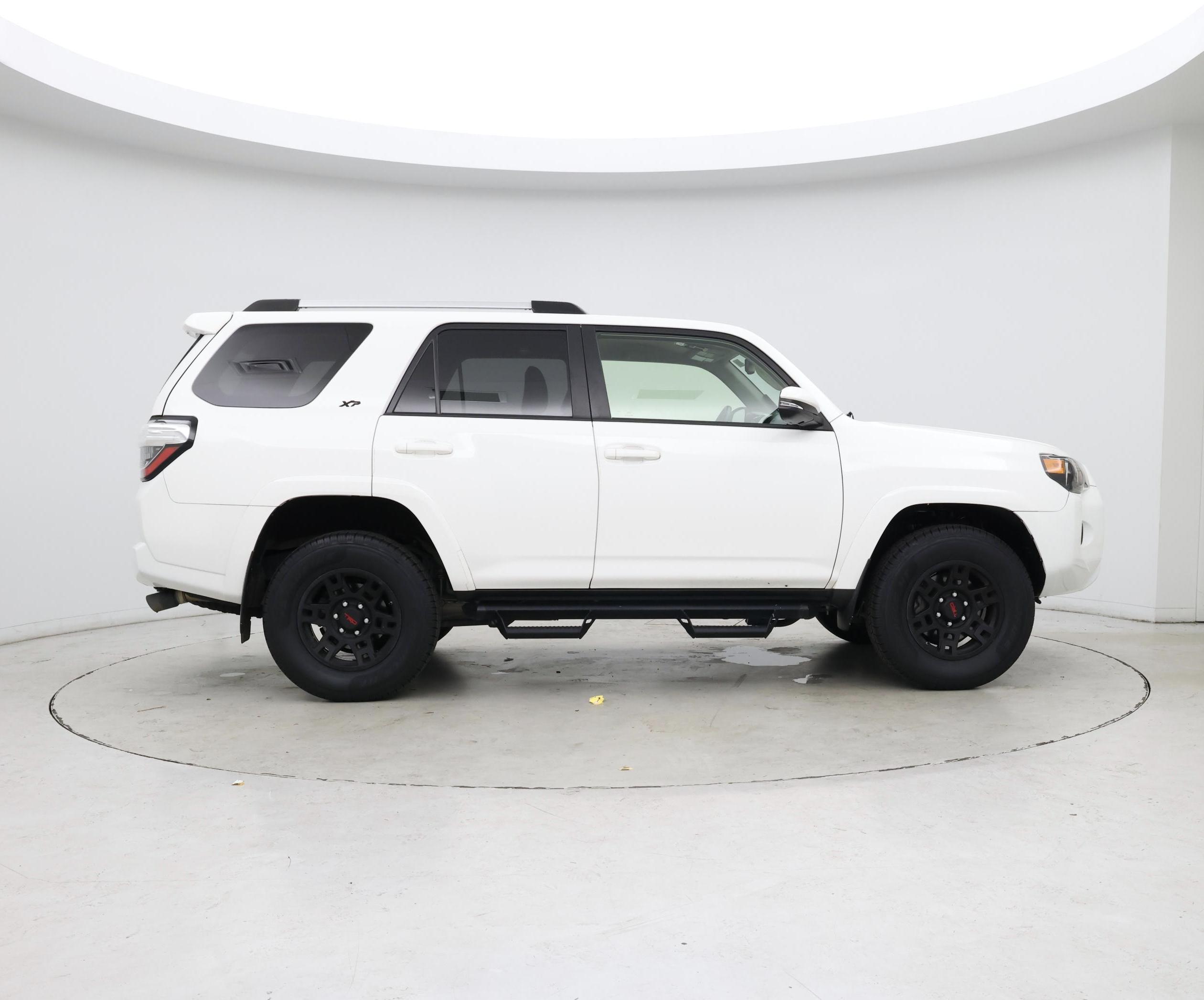 Thumbnail: 2020 Toyota 4Runner - 7