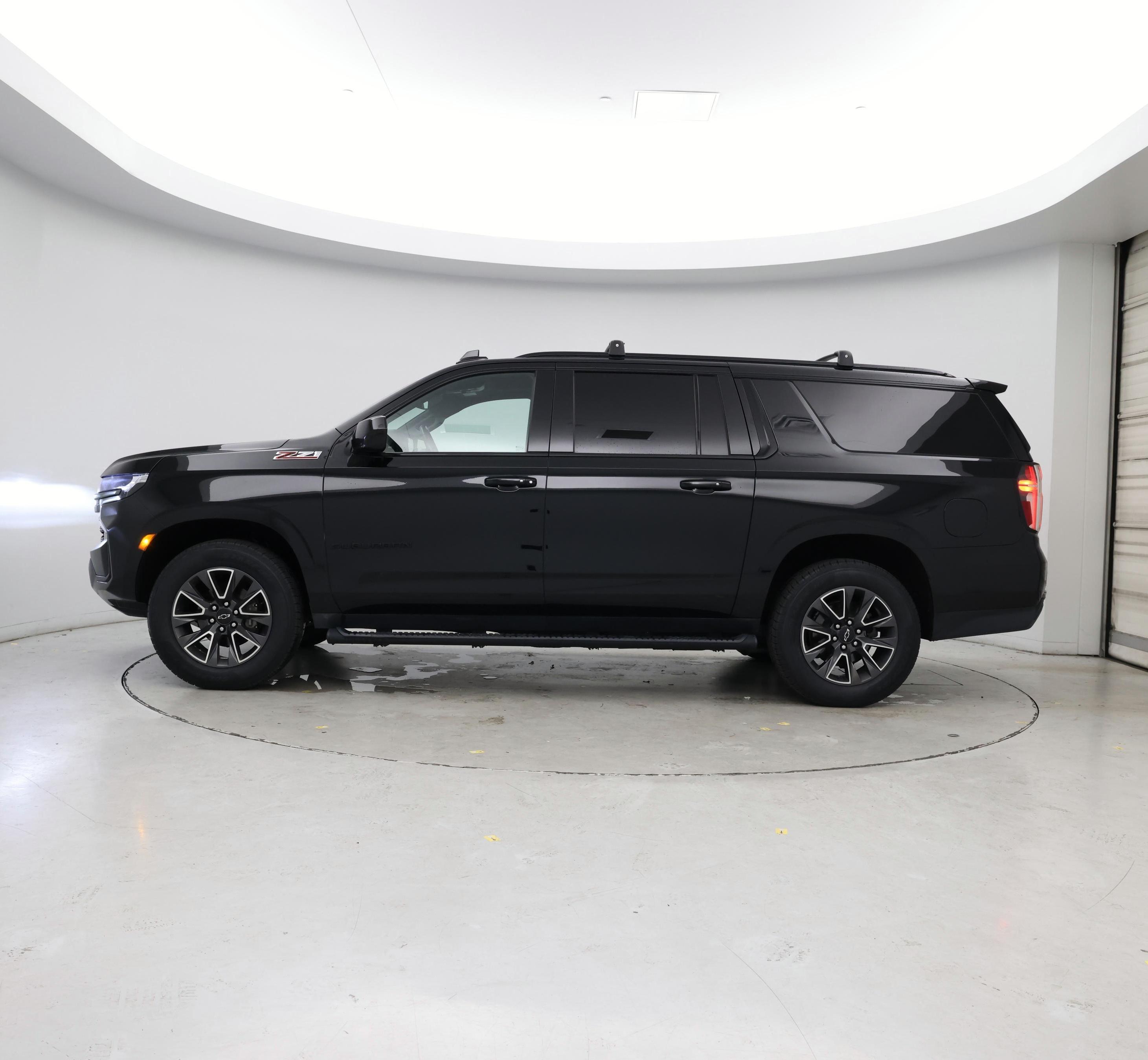 Thumbnail: 2021 Chevrolet Suburban - 3