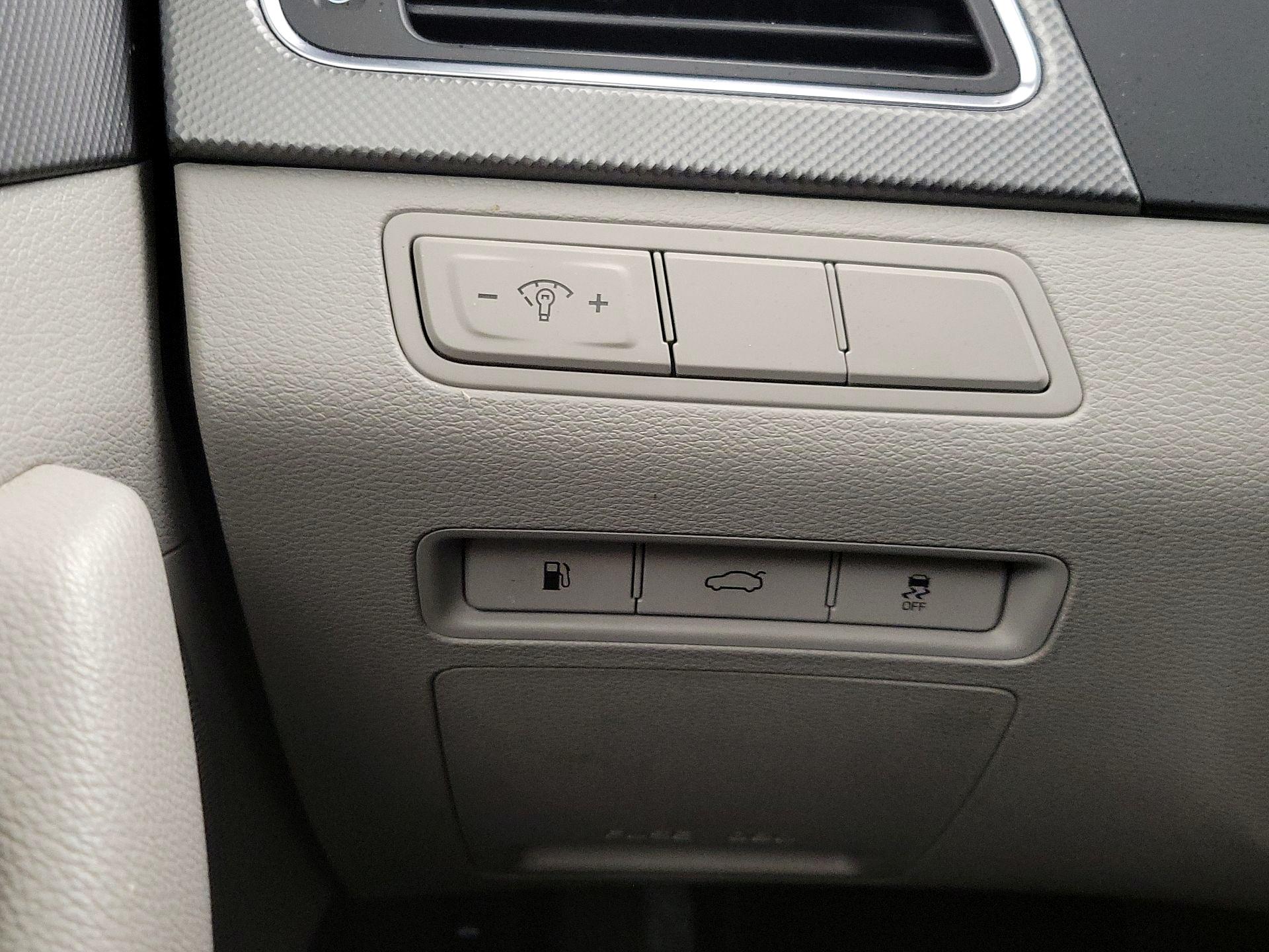 Thumbnail: 2015 Hyundai Sonata - 13