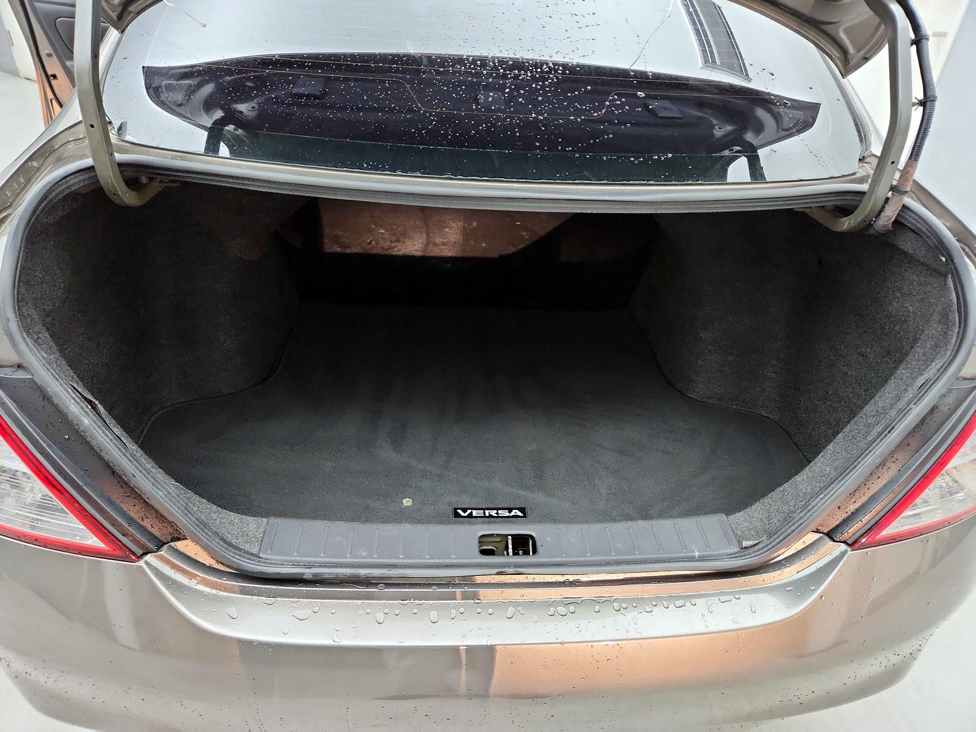 Thumbnail: 2014 Nissan Versa - 19