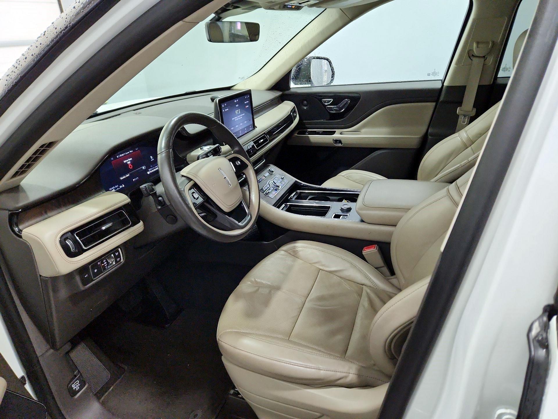 Thumbnail: 2020 Lincoln Aviator - 11